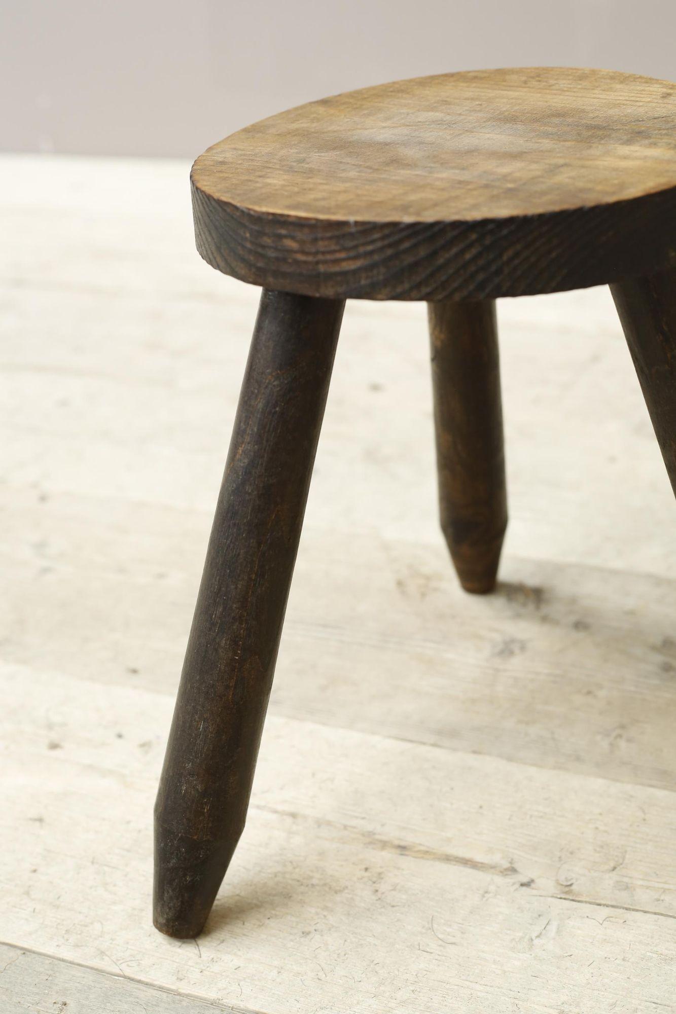 Pine Pair of 20th Century Rustic Stools For Sale