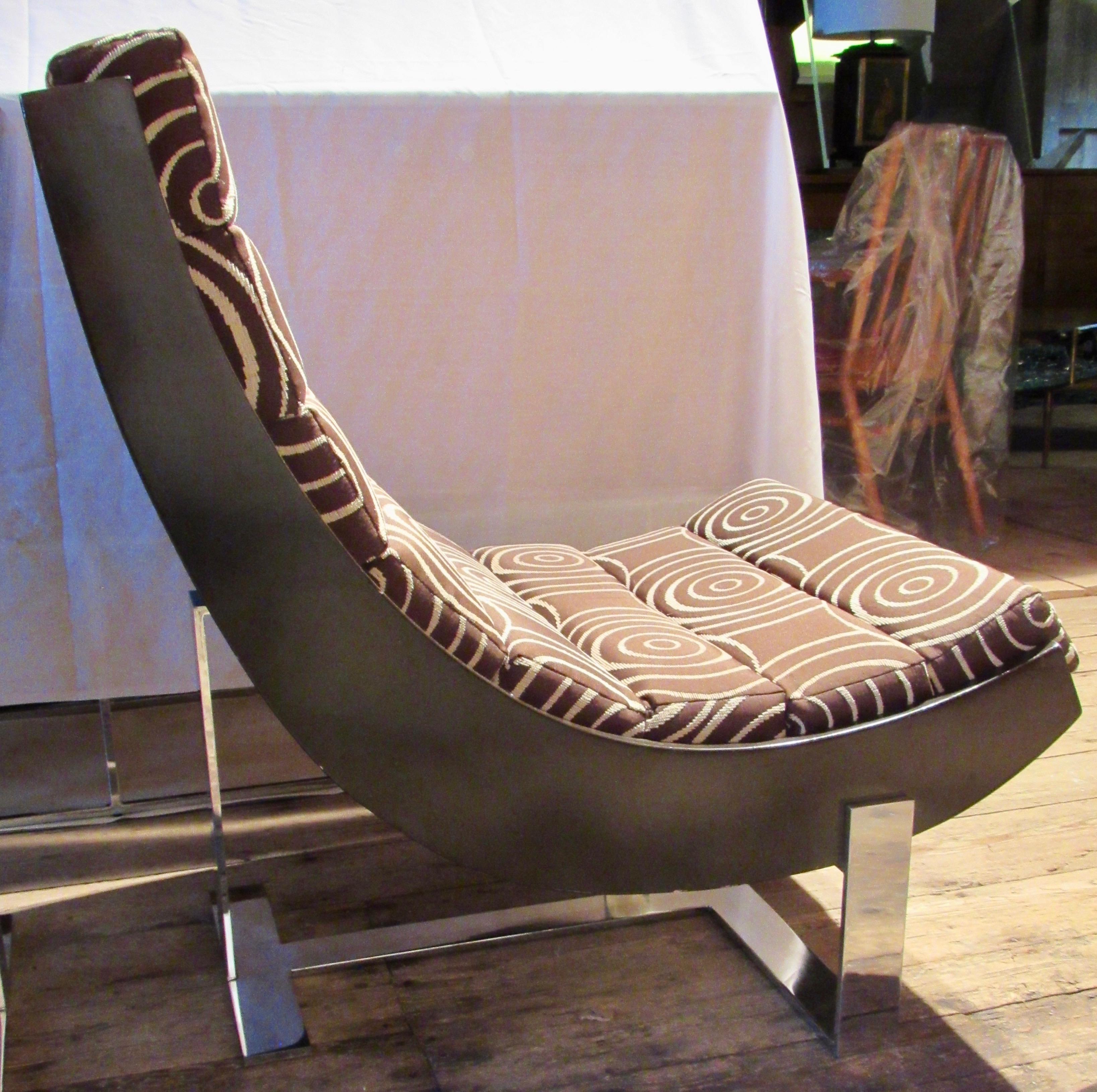 Acier Paire de fauteuils de salon modernes à cannelures en vente