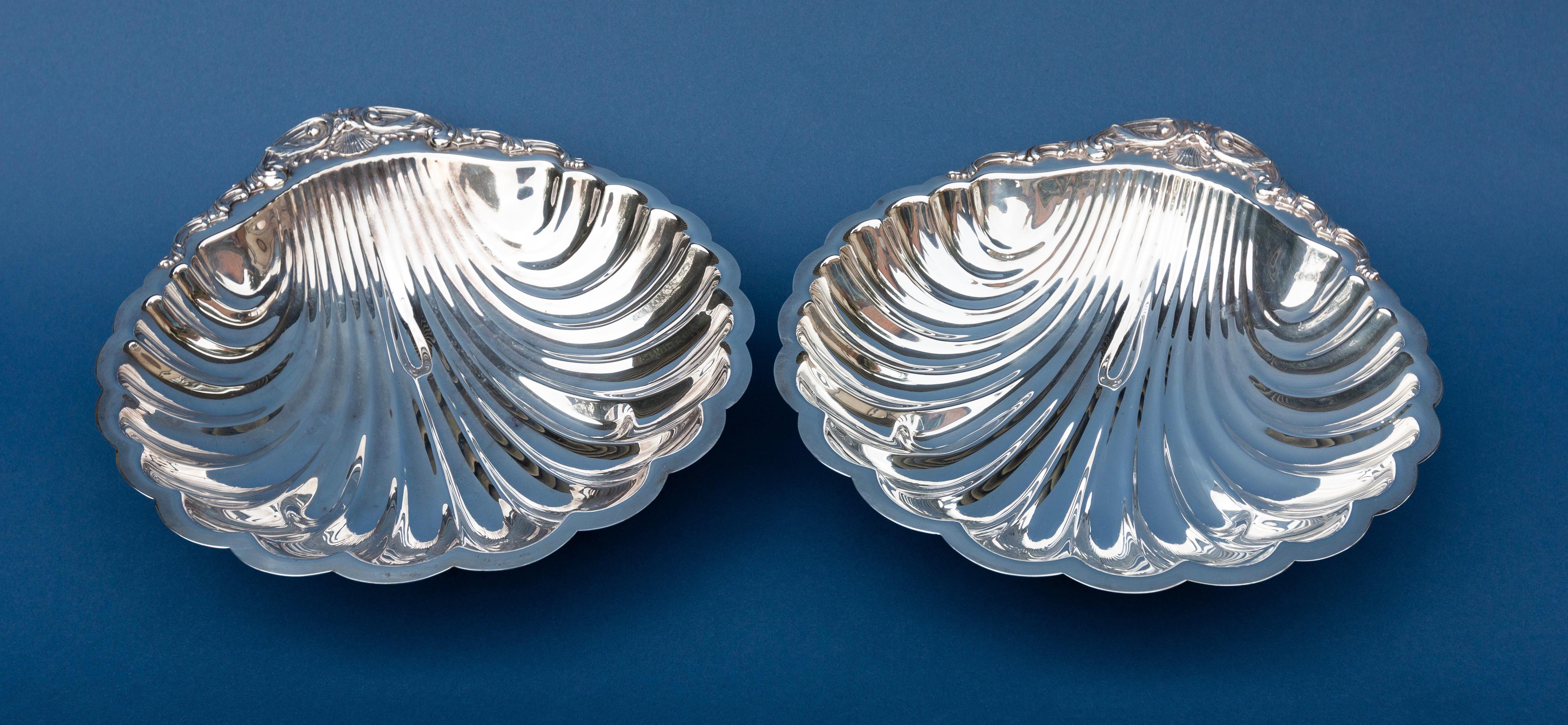 Pair of American large silver plated shell-shaped serving dishes, by the F.B. Rogers Silver Company.