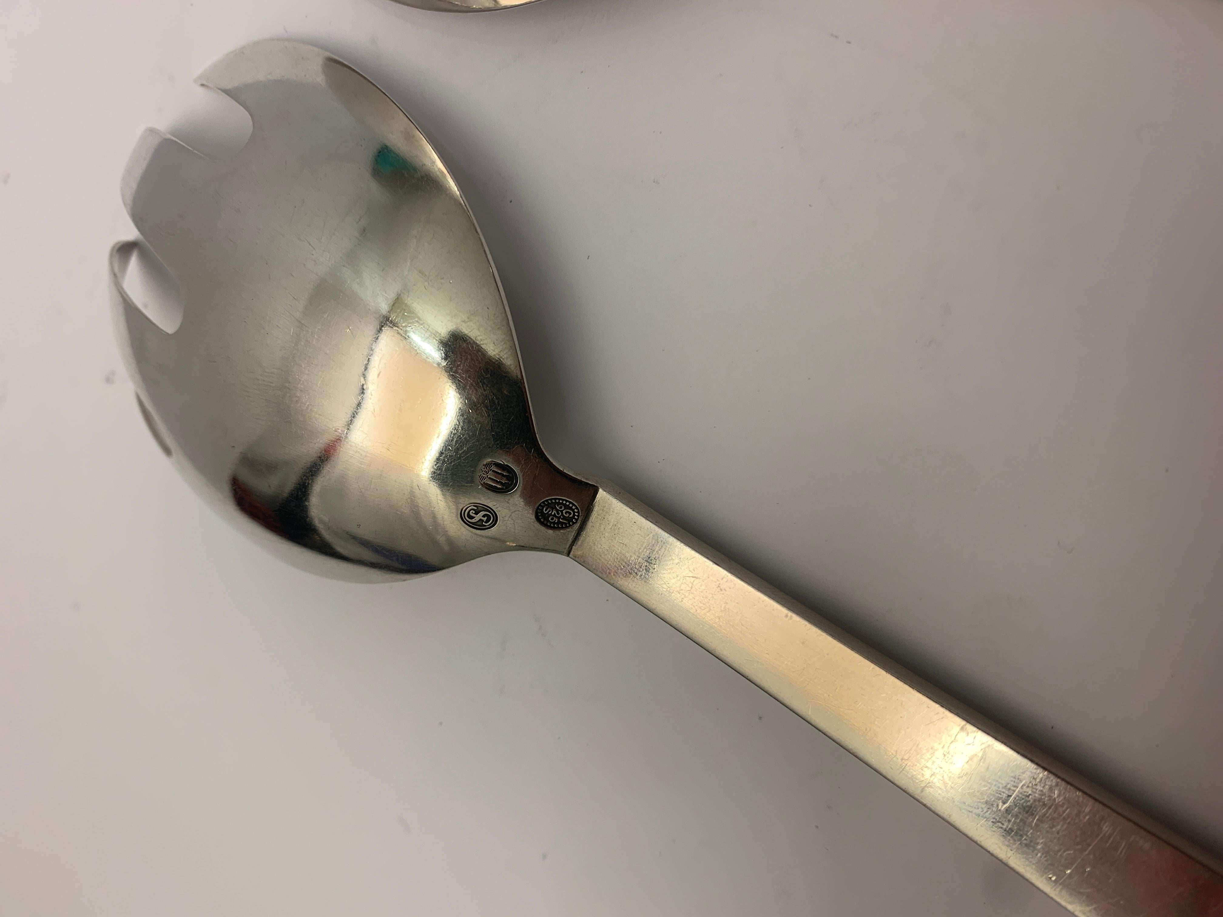 Pair of 20th Century Silver Pyramid Pattern Jensen Salad Servers In Good Condition In London, London