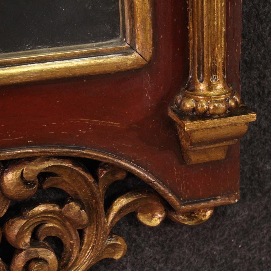 Pair of 20th Century Spanish Neo-Gothic Style Lacquered Gold Wood Mirrors, 1950 in vendita 6