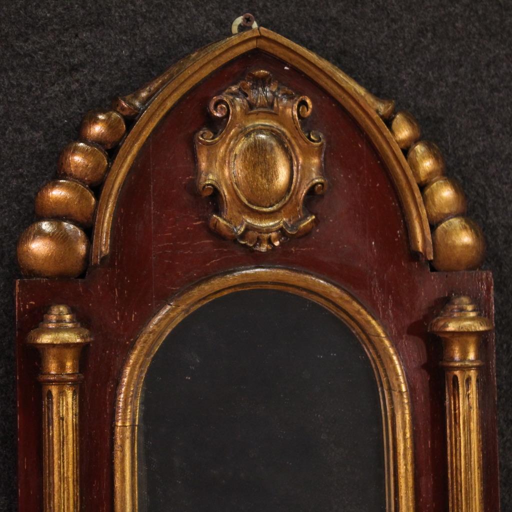 Pair of 20th Century Spanish Neo-Gothic Style Lacquered Gold Wood Mirrors, 1950 in vendita 3