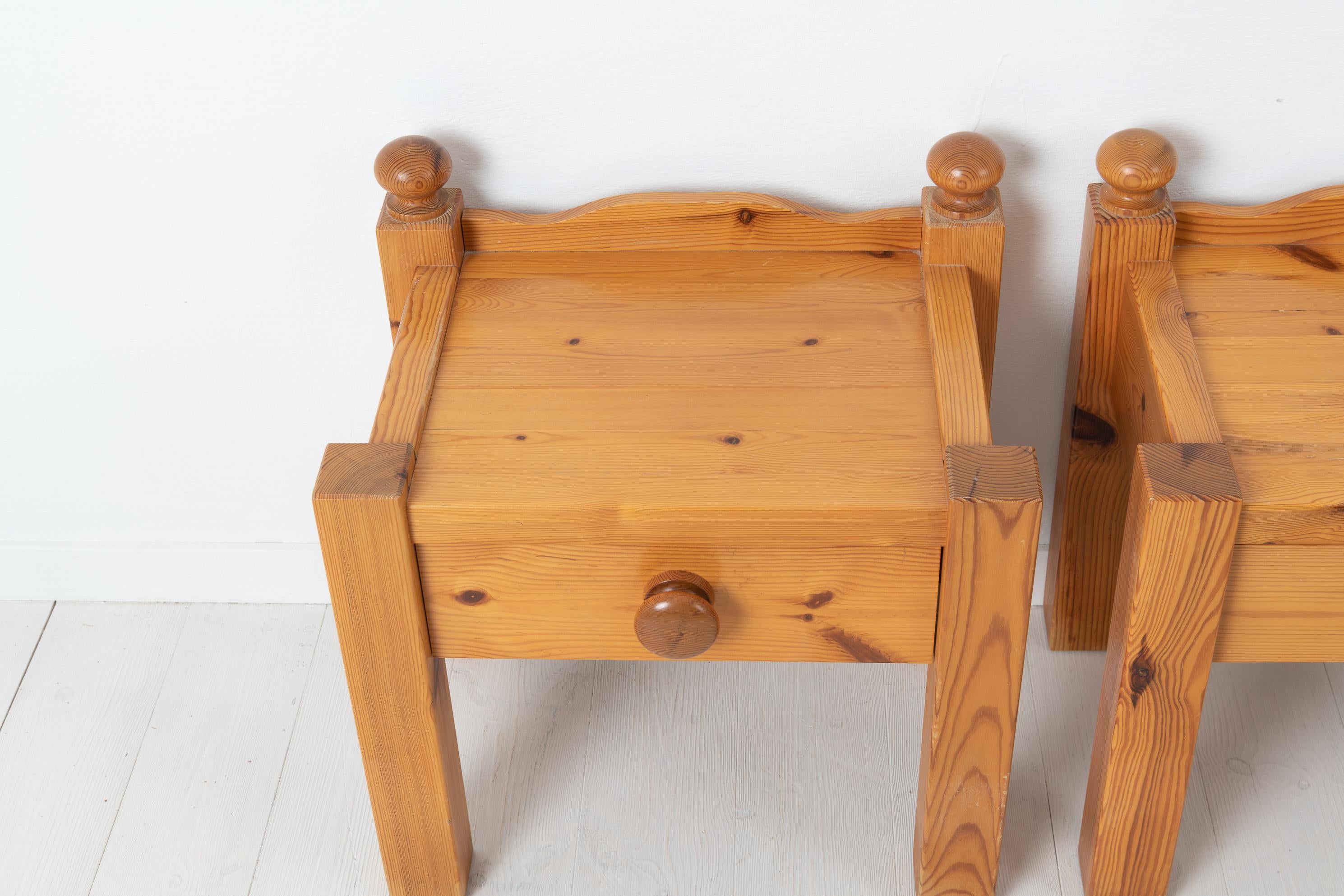 Pair of 20th Century Swedish Nightstands in Solid Pine For Sale 3