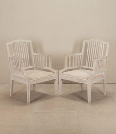 Paire de fauteuils suédois à dossier en lattes du 20e siècle