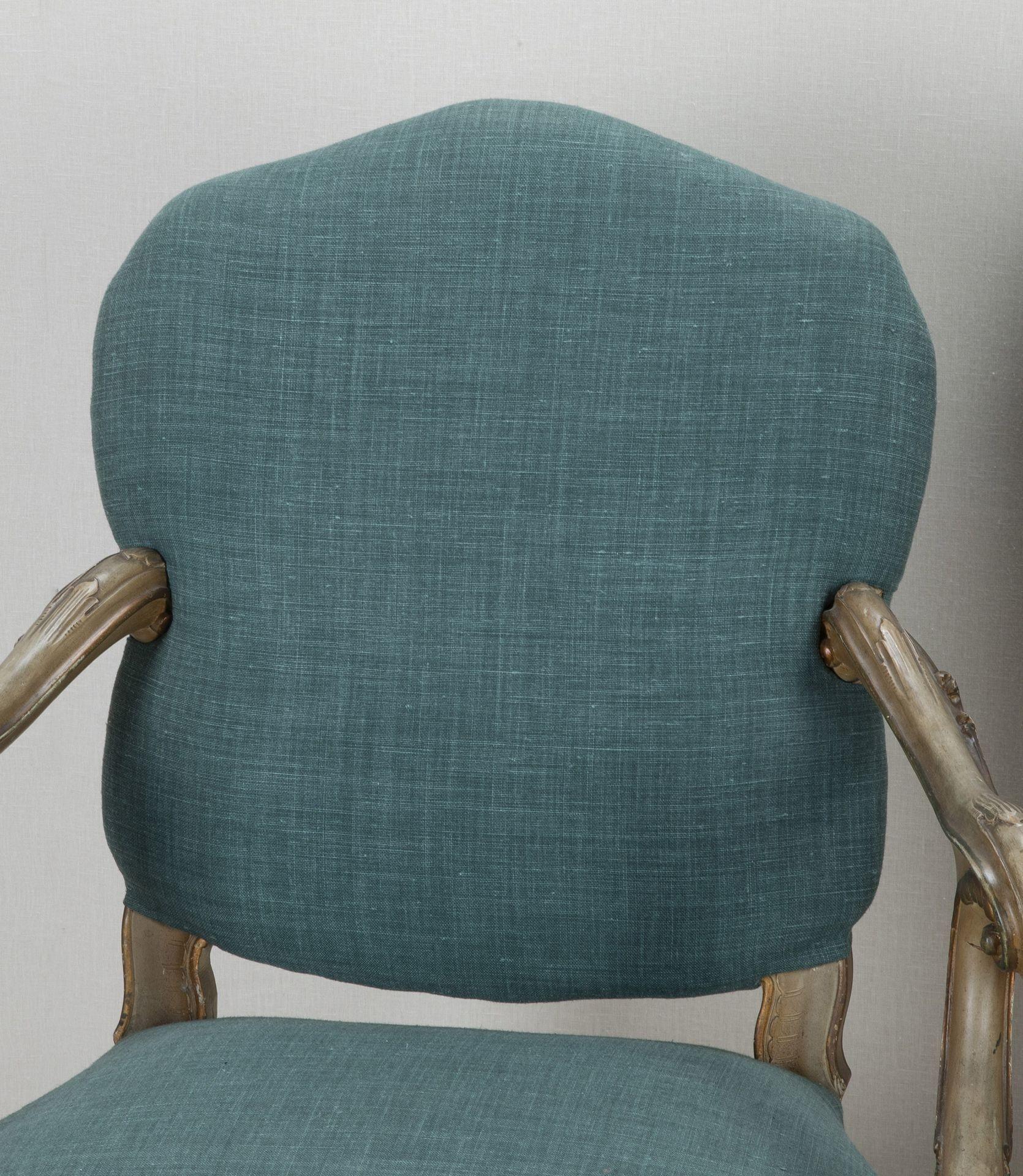 Autrichien Paire de fauteuils ouverts peints vénitiens du 20e siècle en vente