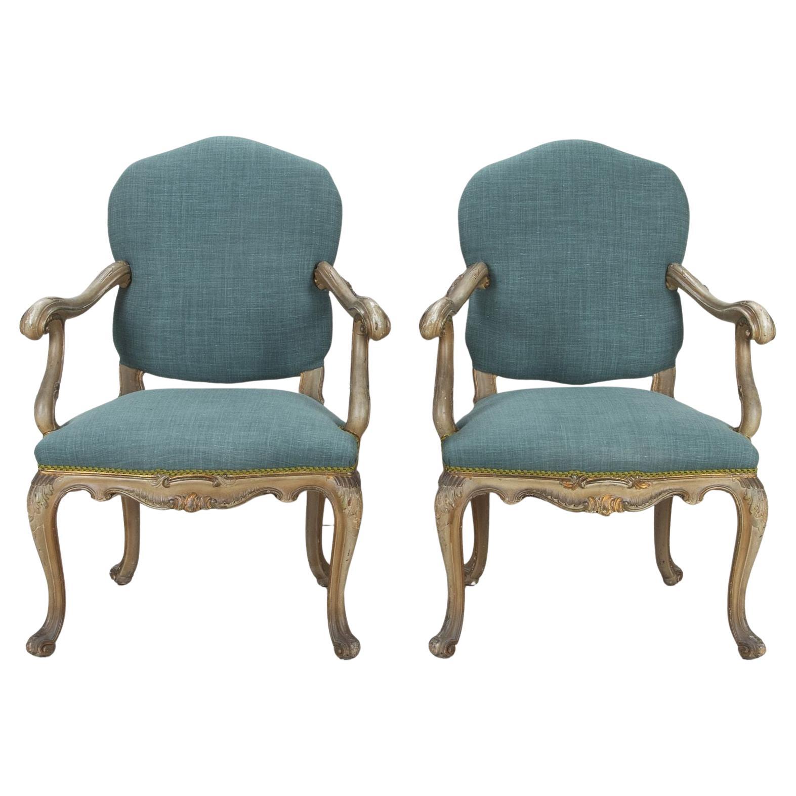 Paire de fauteuils ouverts peints vénitiens du 20e siècle