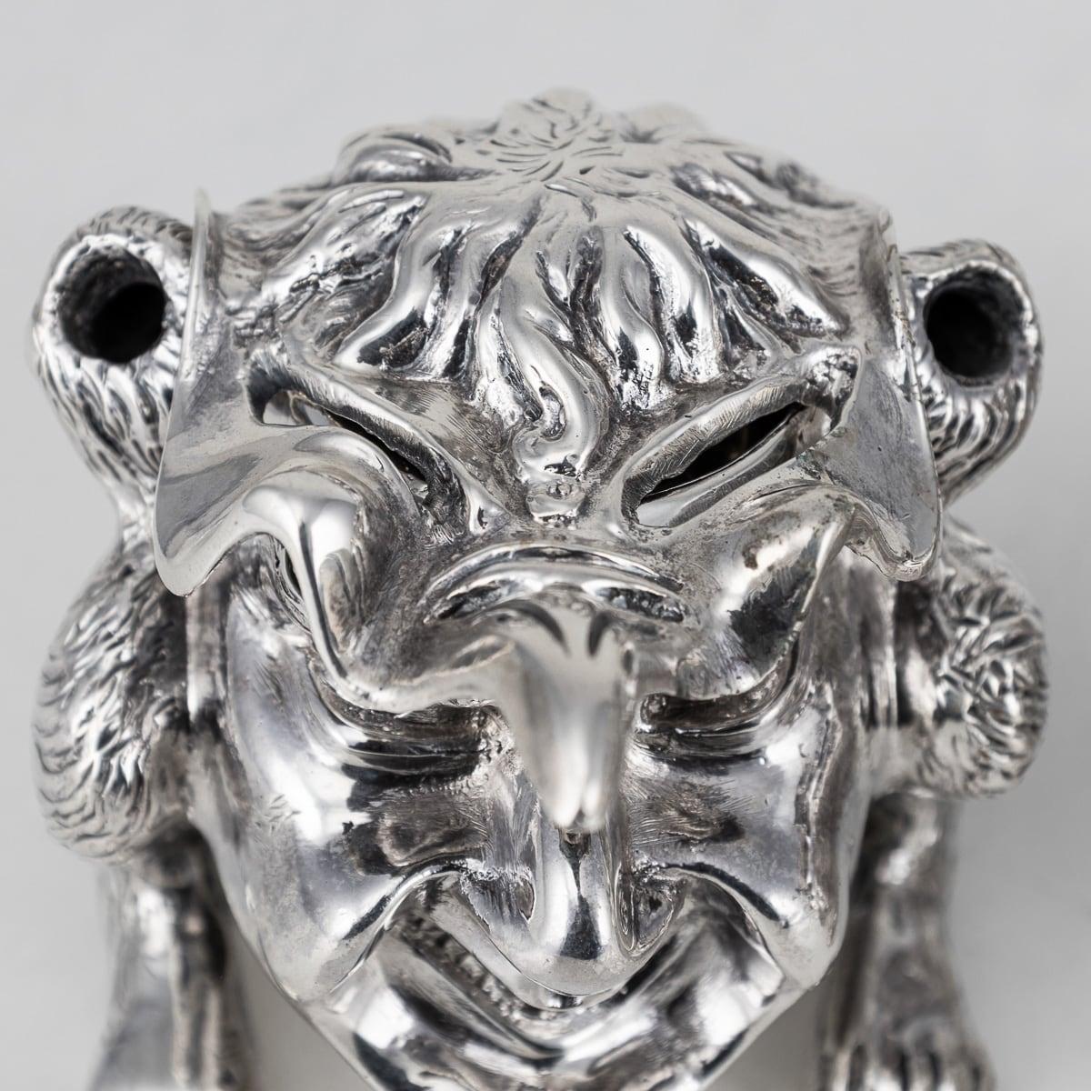 Coppia di calamai a grottesca in argento massiccio del XX secolo, Londra, 1880 ca. in vendita 2