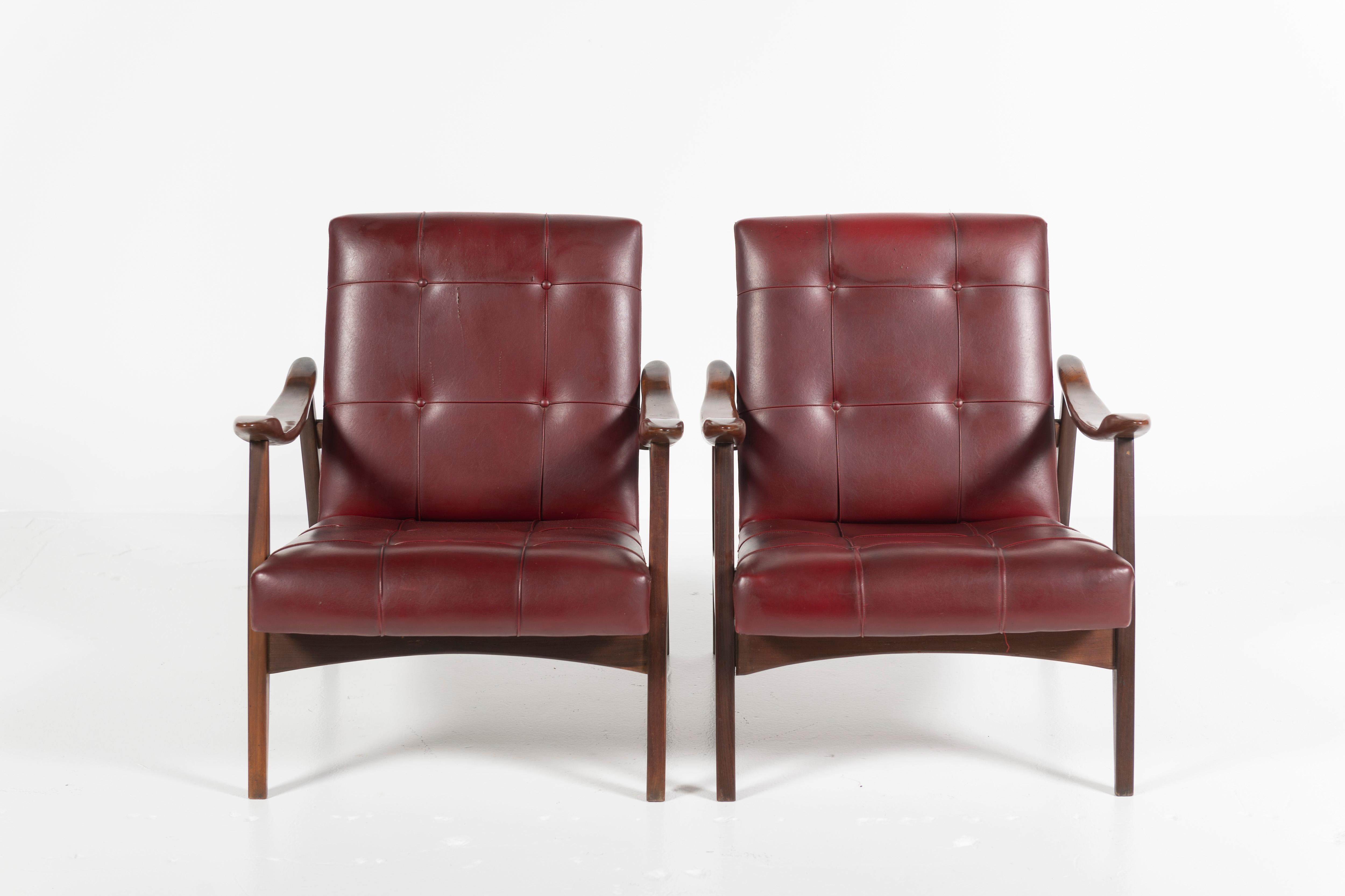 Pair of 20th Century Vintage Tufted Leather and Wood Arm Chairs, Italian For Sale 1
