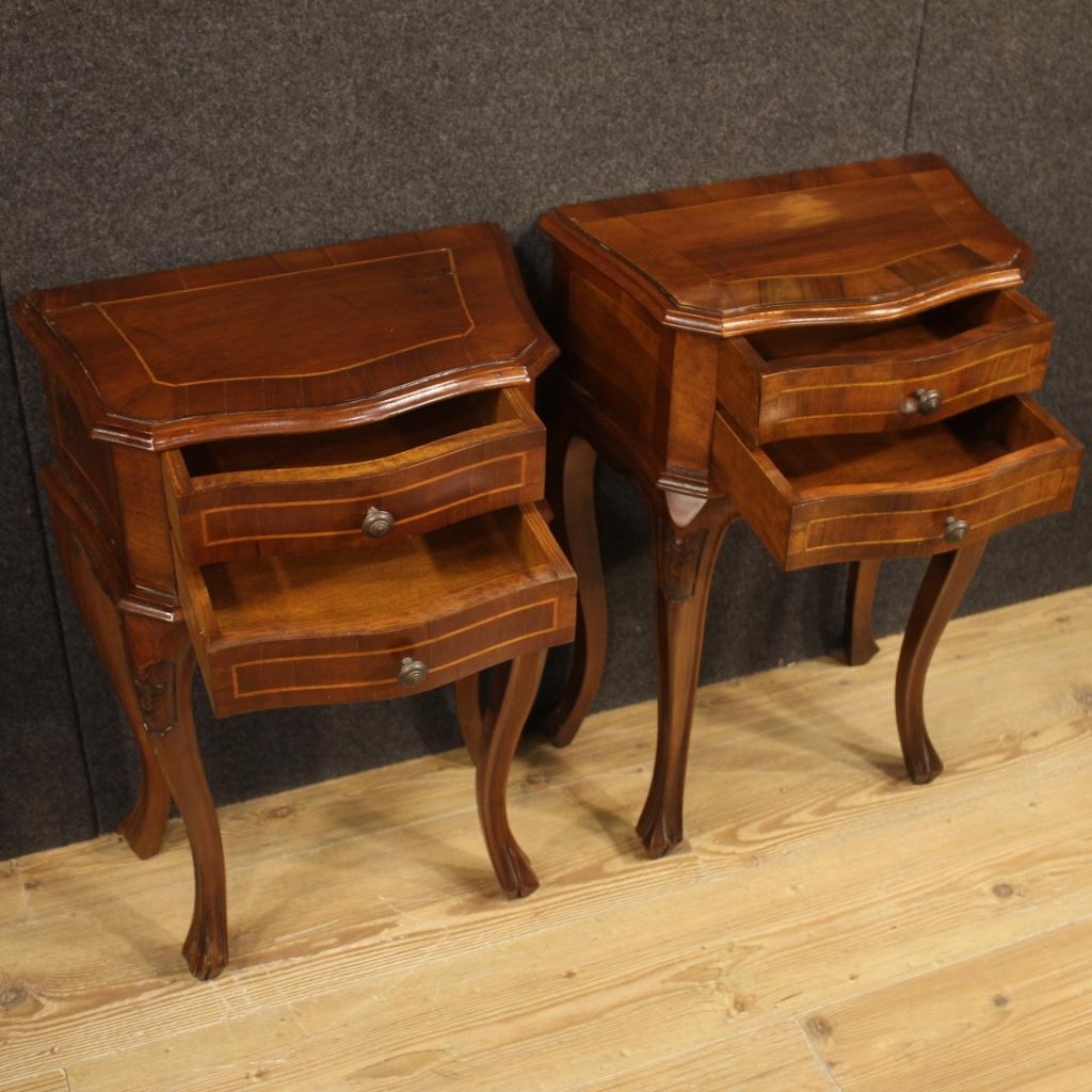 Pair of 20th Century Walnut Maple and Beech Woods Venetian Bedside Tables, 1960 In Good Condition In Vicoforte, Piedmont