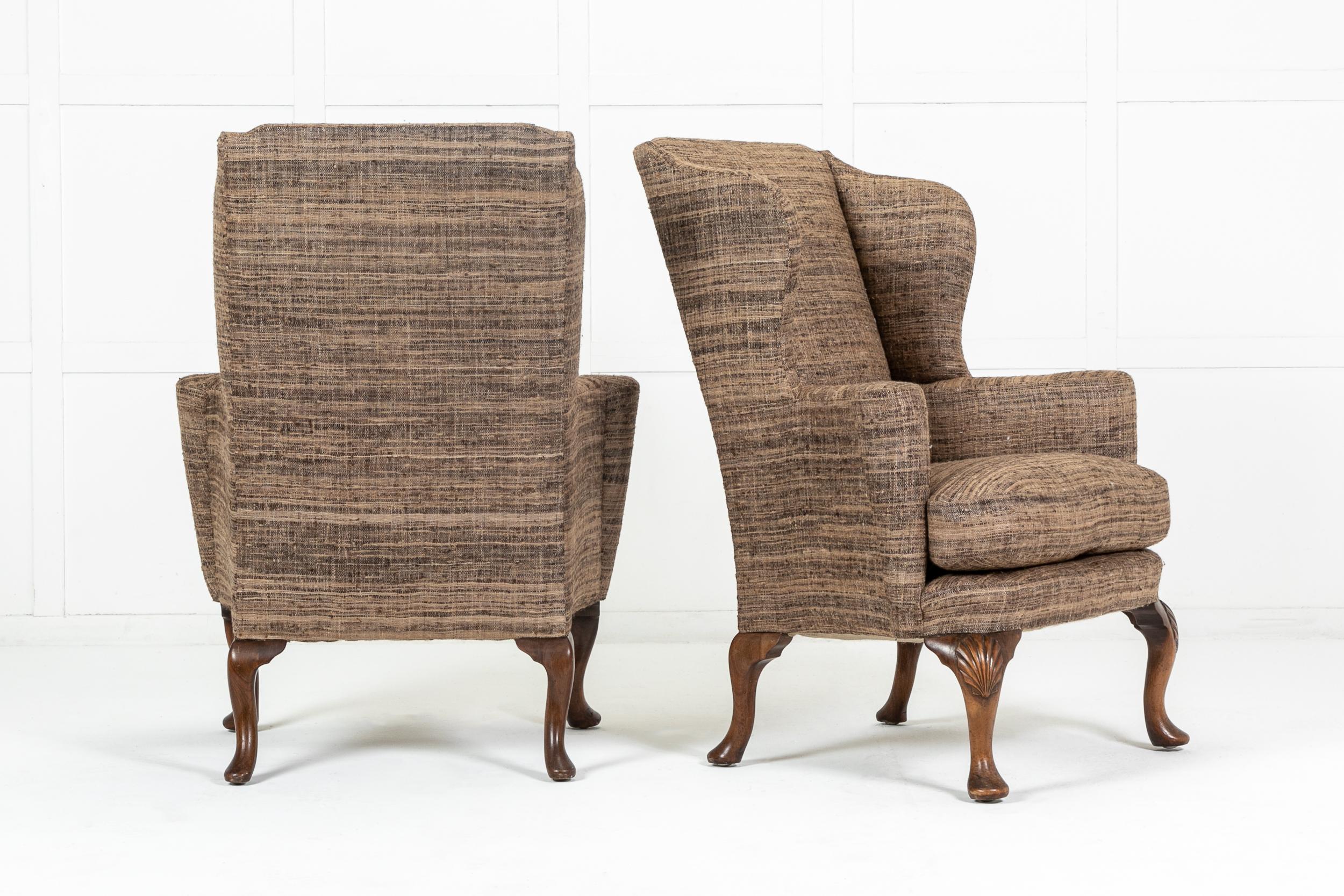 Pair of 20th Century Walnut Wing Armchairs In Excellent Condition For Sale In Gloucestershire, GB