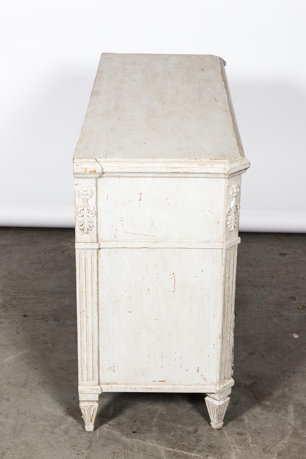 Pair of 20th Century White Painted Commodes For Sale 7