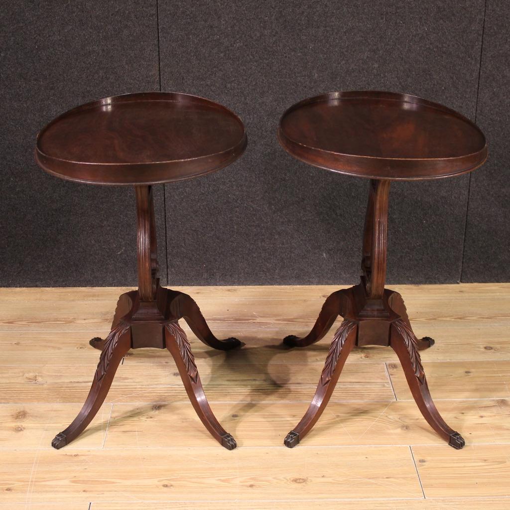 Ein Paar Beistelltische aus Holz im englischen Regency-Stil des 20. Jahrhunderts, 1960er Jahre (English) im Angebot