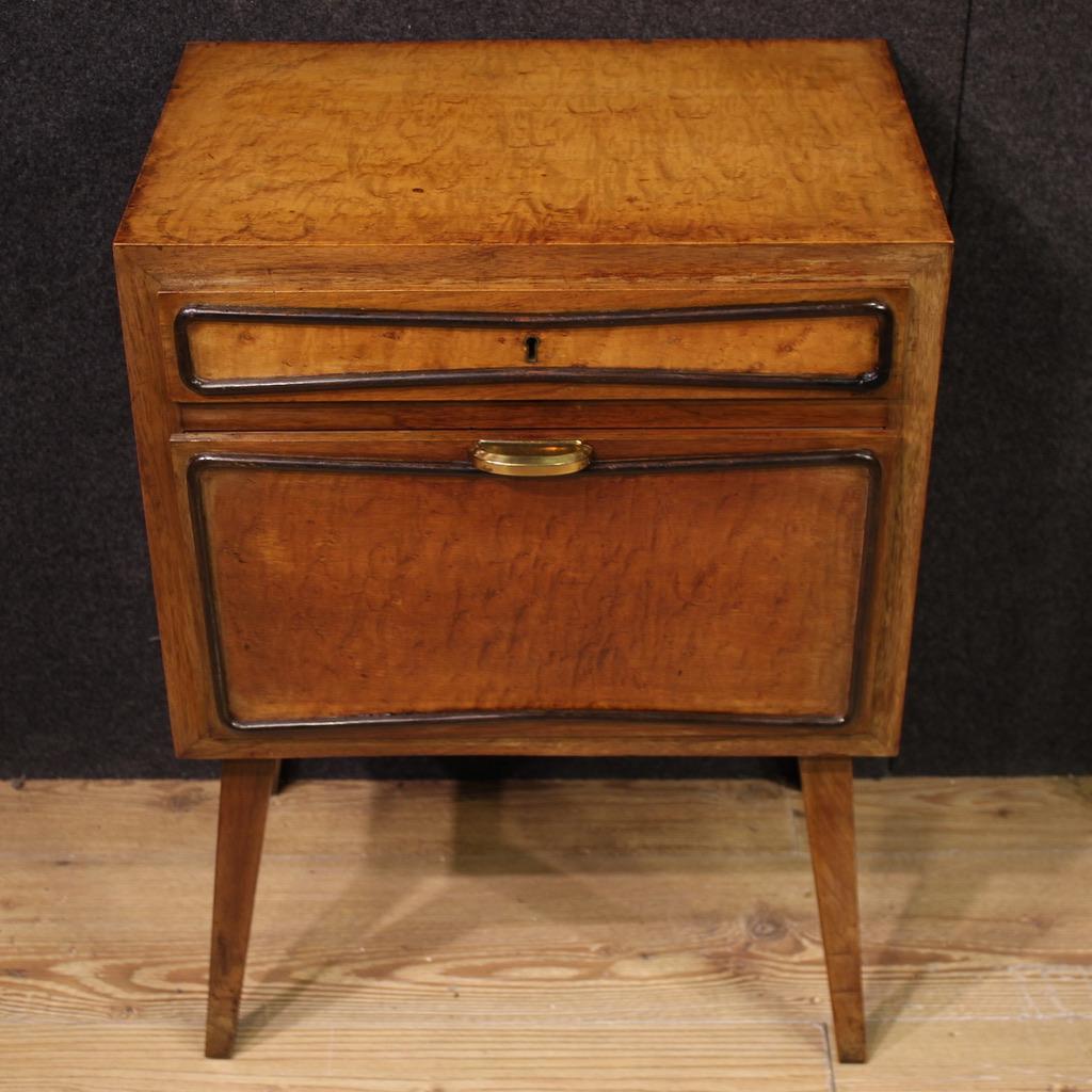 Pair of 20th Century Wood Italian Design Night Stands, 1970 in vendita 5