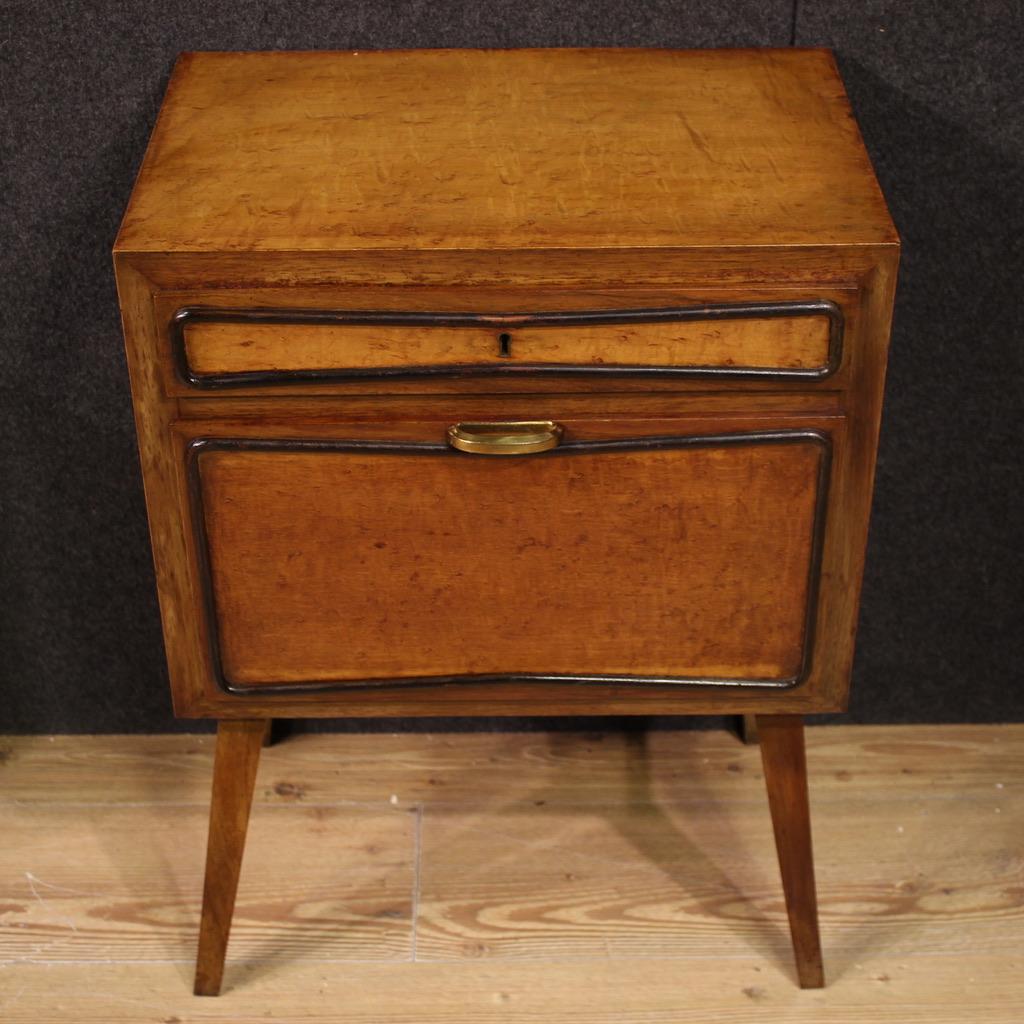 Pair of 20th Century Wood Italian Design Night Stands, 1970 in vendita 7