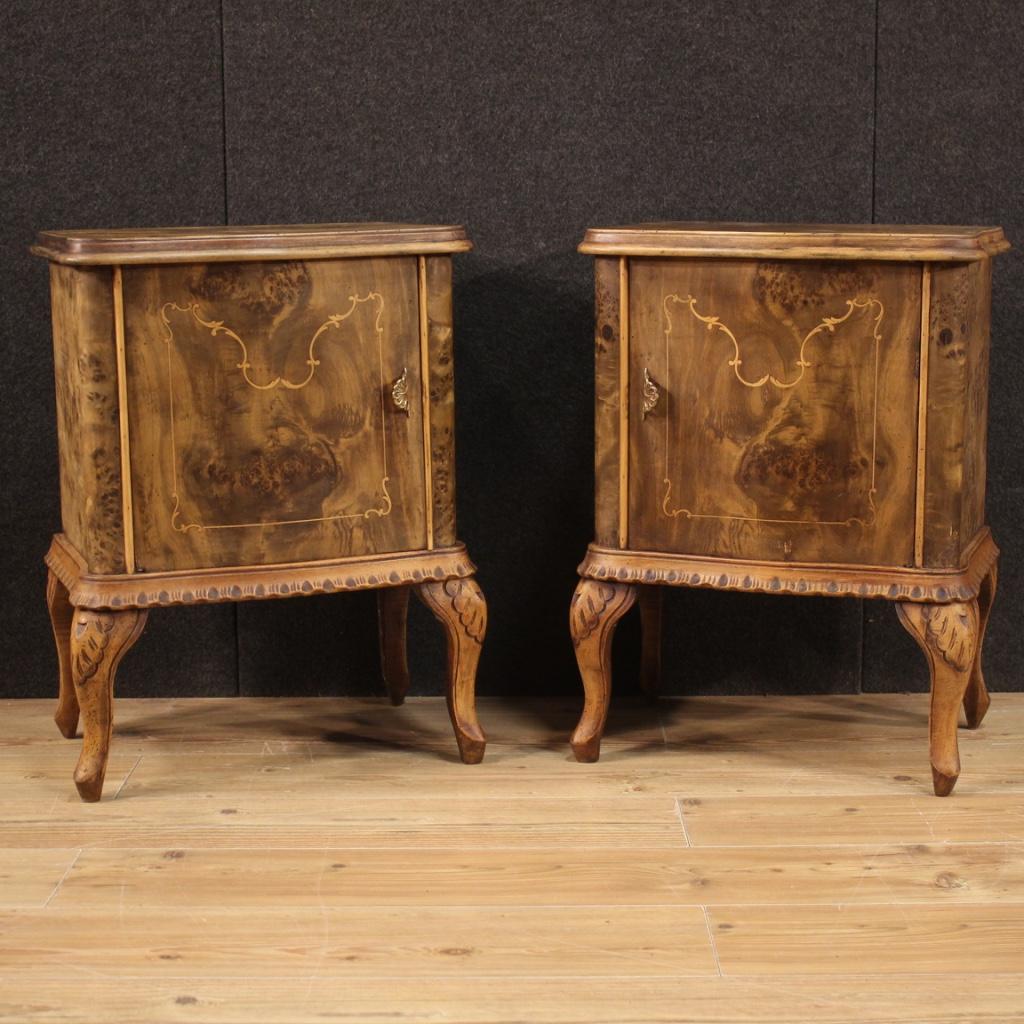 Pair of Italian bedside tables from the 20th century. Furniture of beautiful line and pleasant decor in walnut, burl, maple and fruitwood. Nightstands equipped with a door and wooden top in character of good measure and service. Interior with single