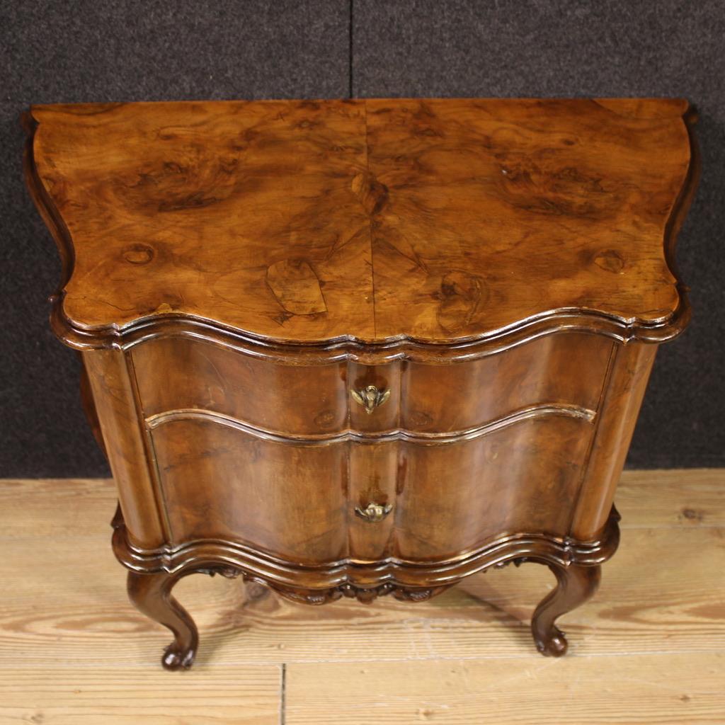 Paire de tables de nuit vénitiennes en Wood du 20e siècle, 1950 en vente 6