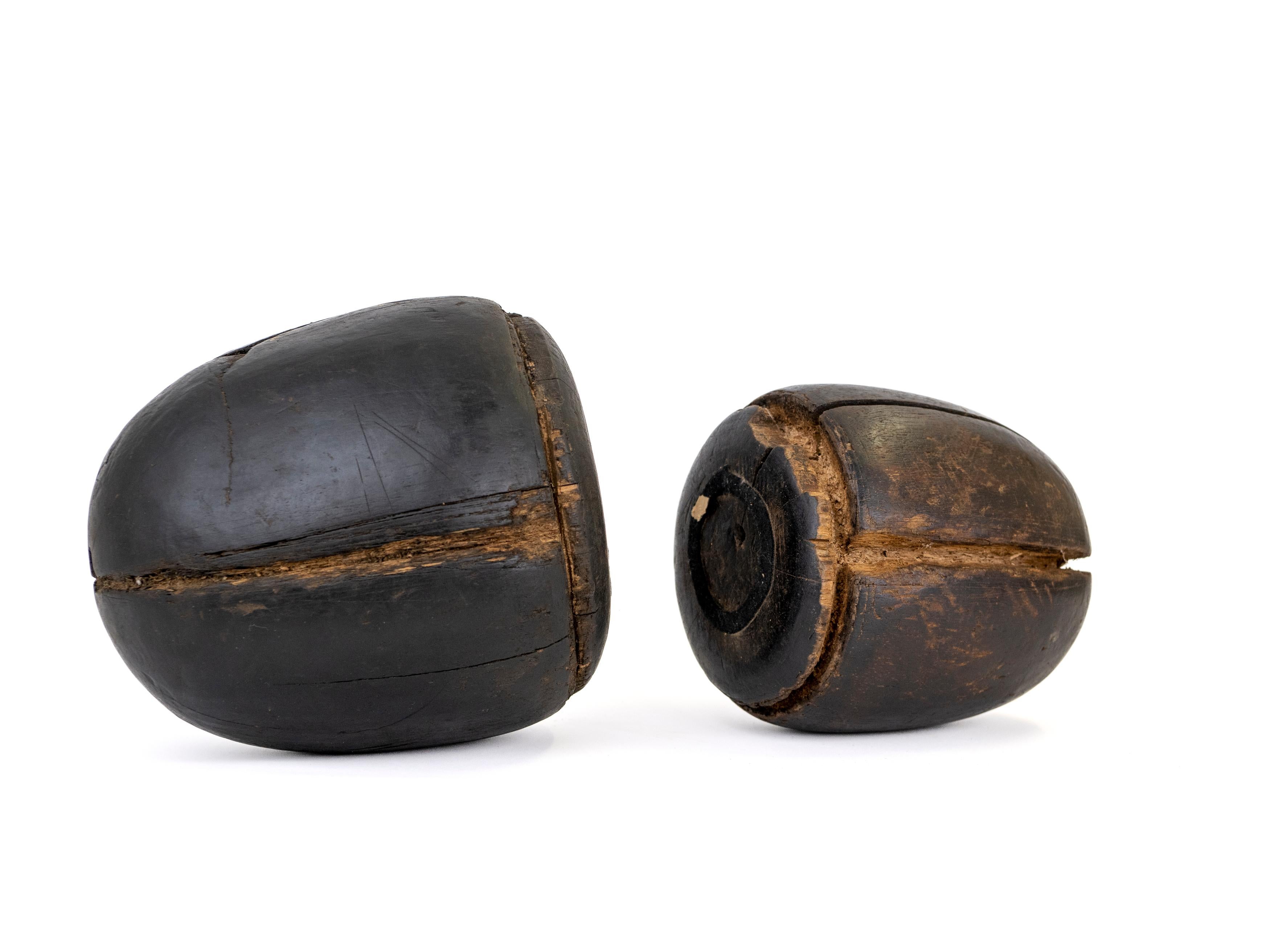 Bois Paire de moules à hibou en papier mâché du 20e siècle provenant de Birmanie en vente