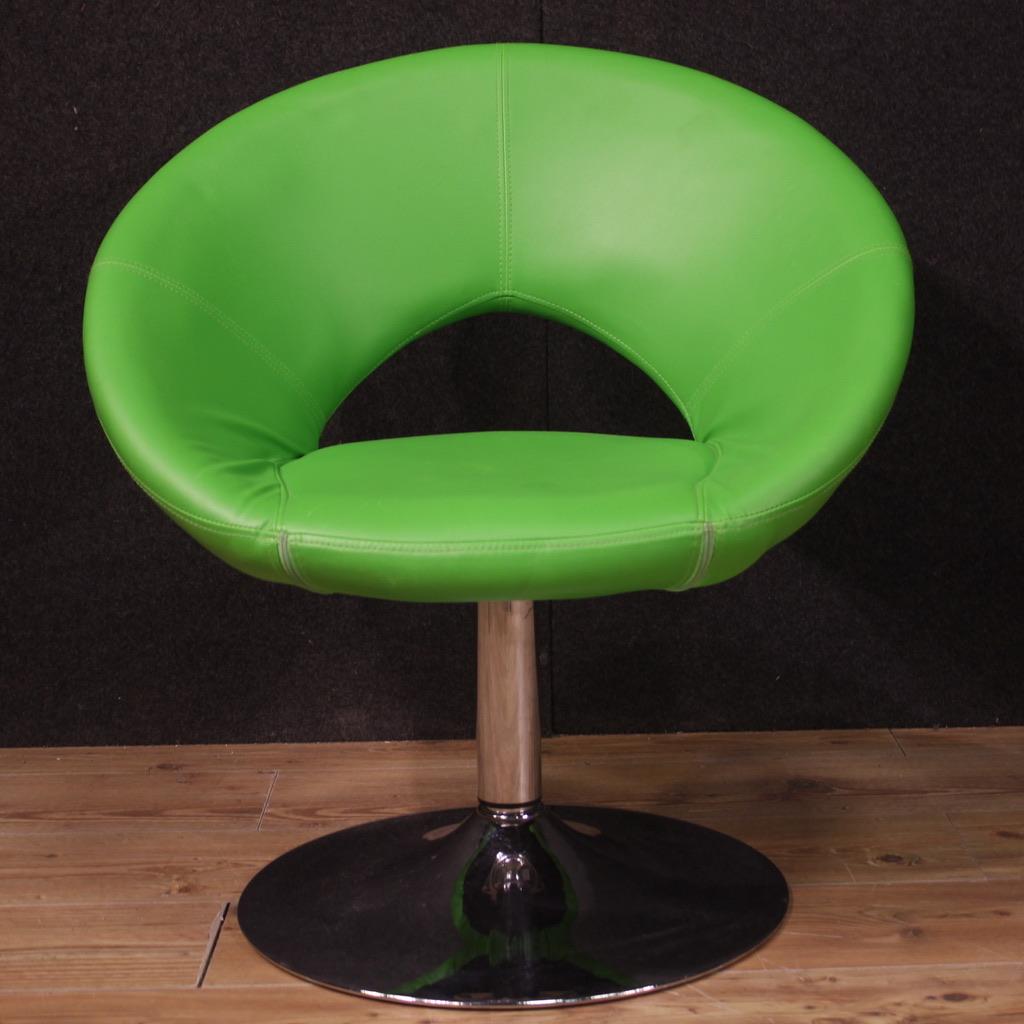 Paire de fauteuils modernes italiens en simili-cuir et métal du 20e siècle, 1980 en vente 5