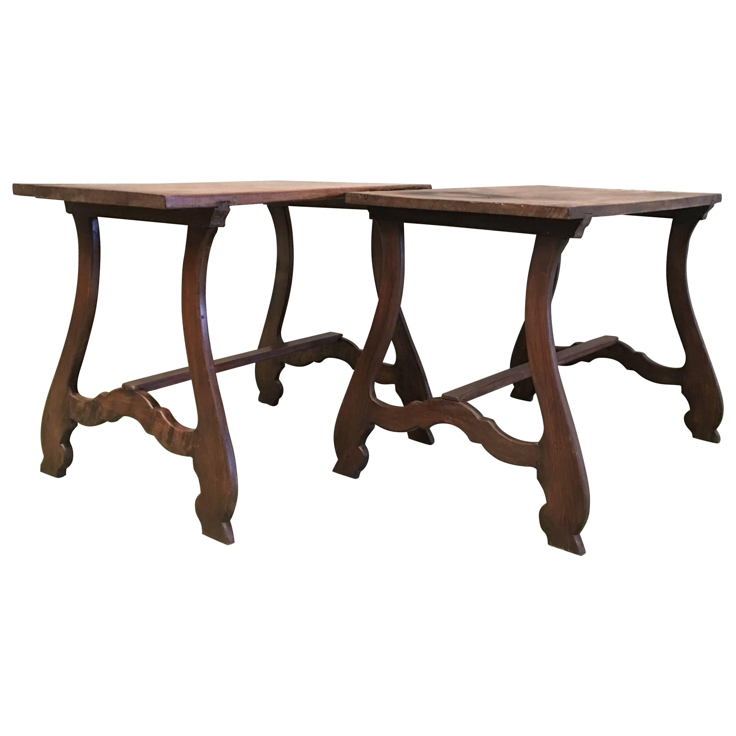 Pair of 20th Spanish farm tables or desk table. Side tables.

Measurements:
Table 1 : 37.20in x 21in height 29.52in
Table 2 : 38.38in x 23.62in height 28.74in.