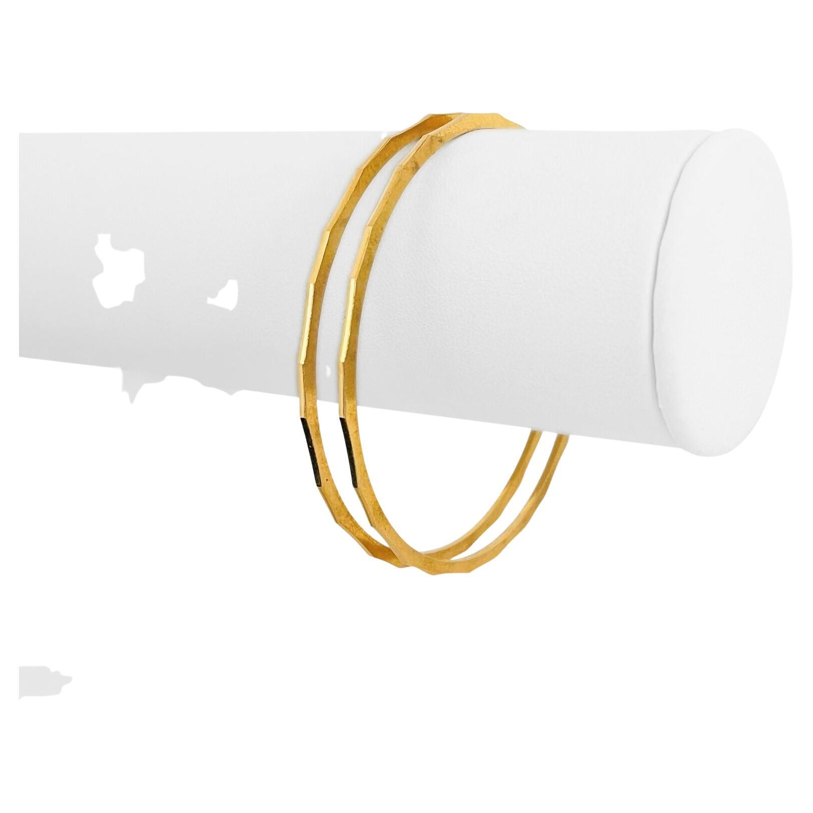 Set of Four 21 Karat Yellow Gold Solid Thin Round Beaded Bangle