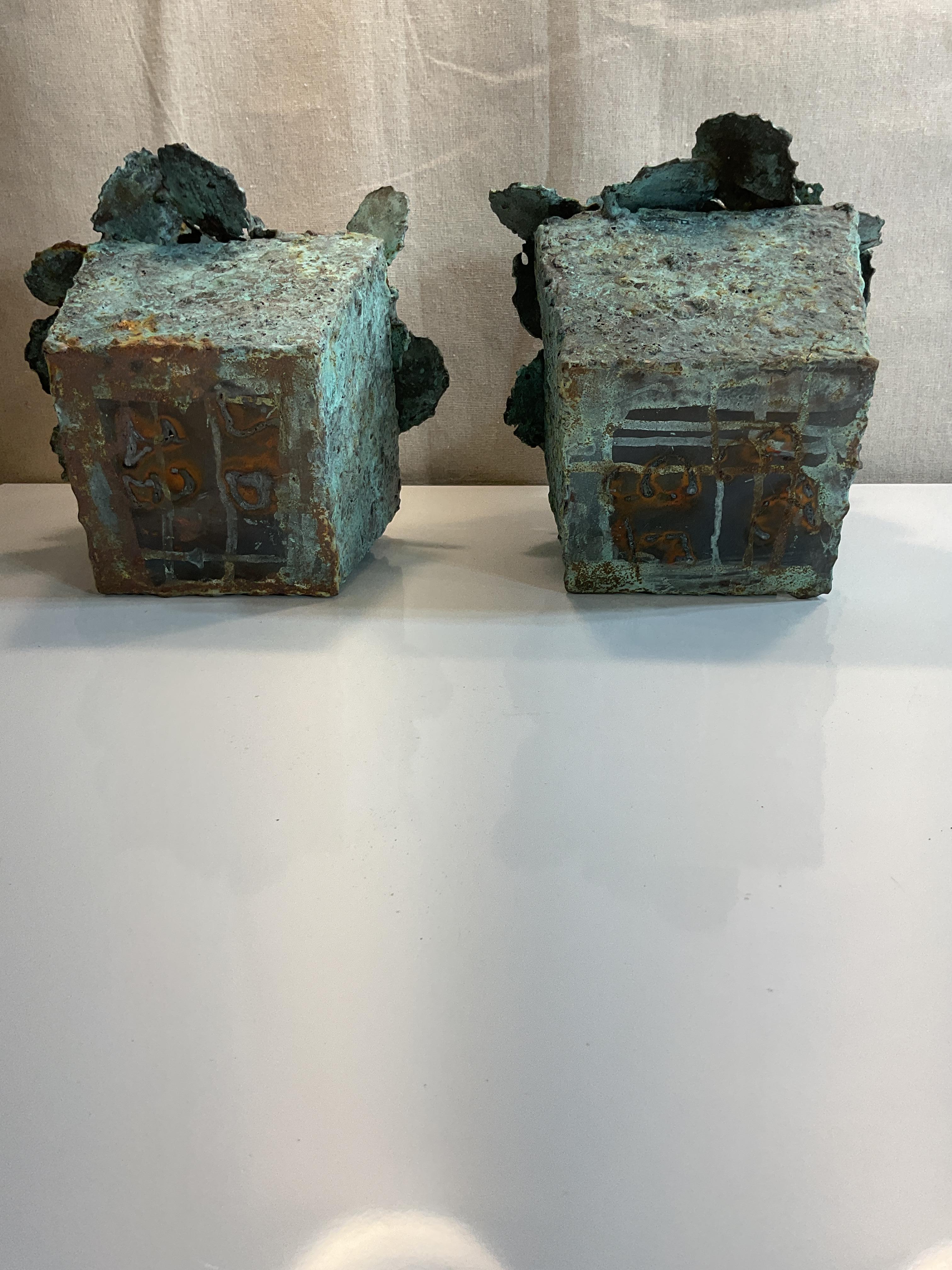 Coppia di sculture floreali astratte in bronzo del XXI secolo in vendita 1