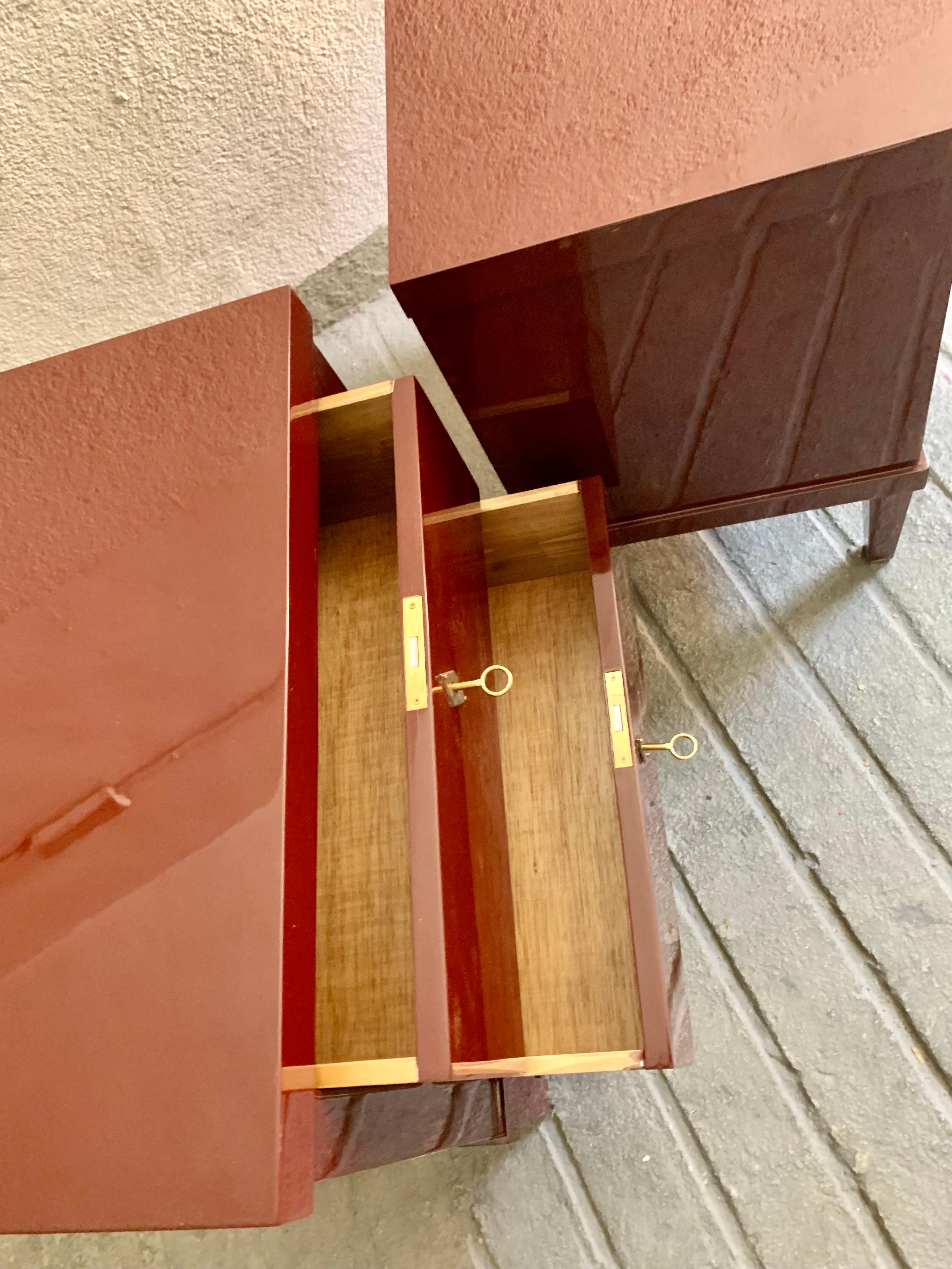 Paire de commodes ou de tables de chevet laquées du 21e Maooron de style Biedermeier en vente 8