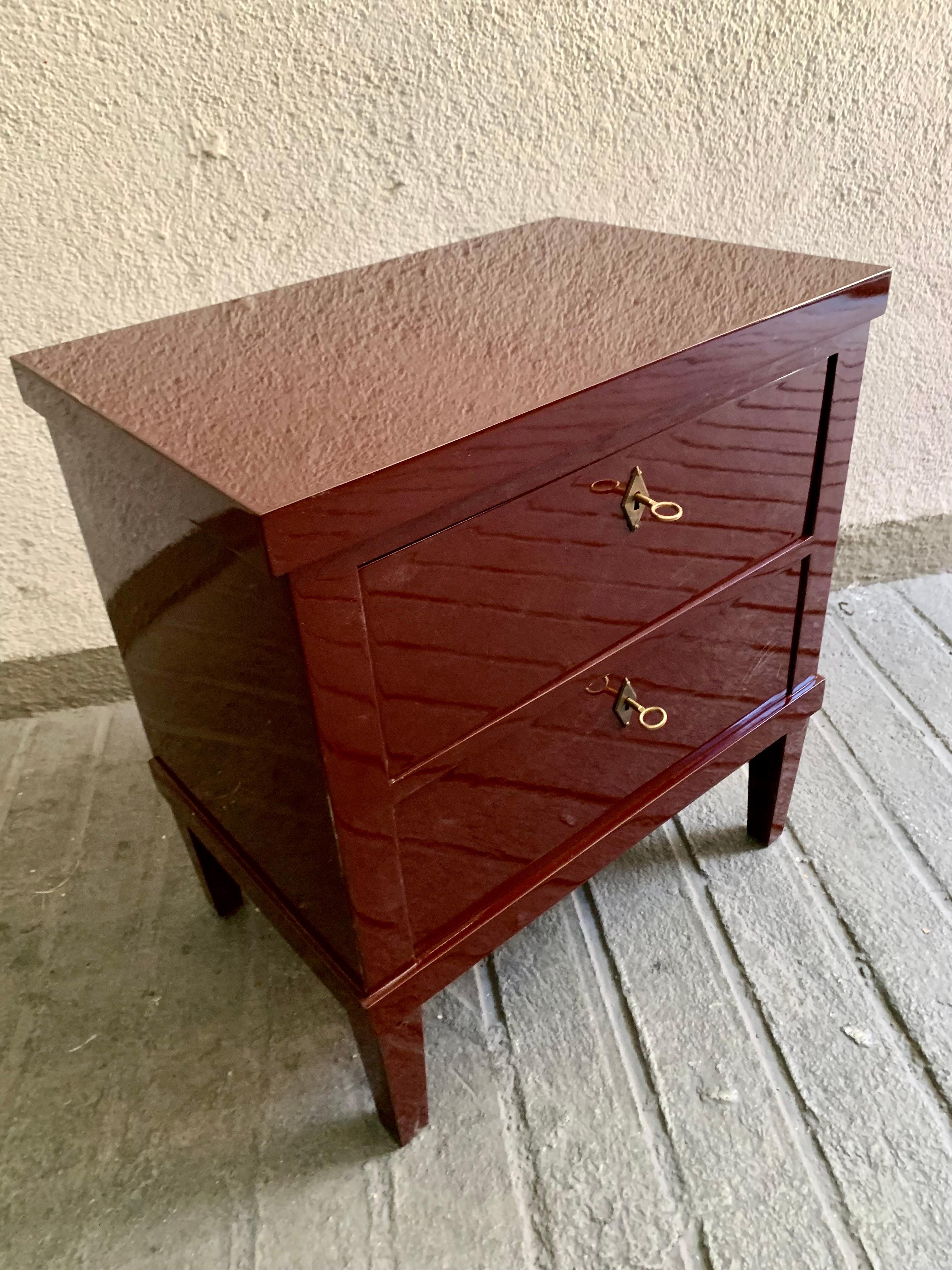 Paire de commodes ou de tables de chevet laquées du 21e Maooron de style Biedermeier en vente 12