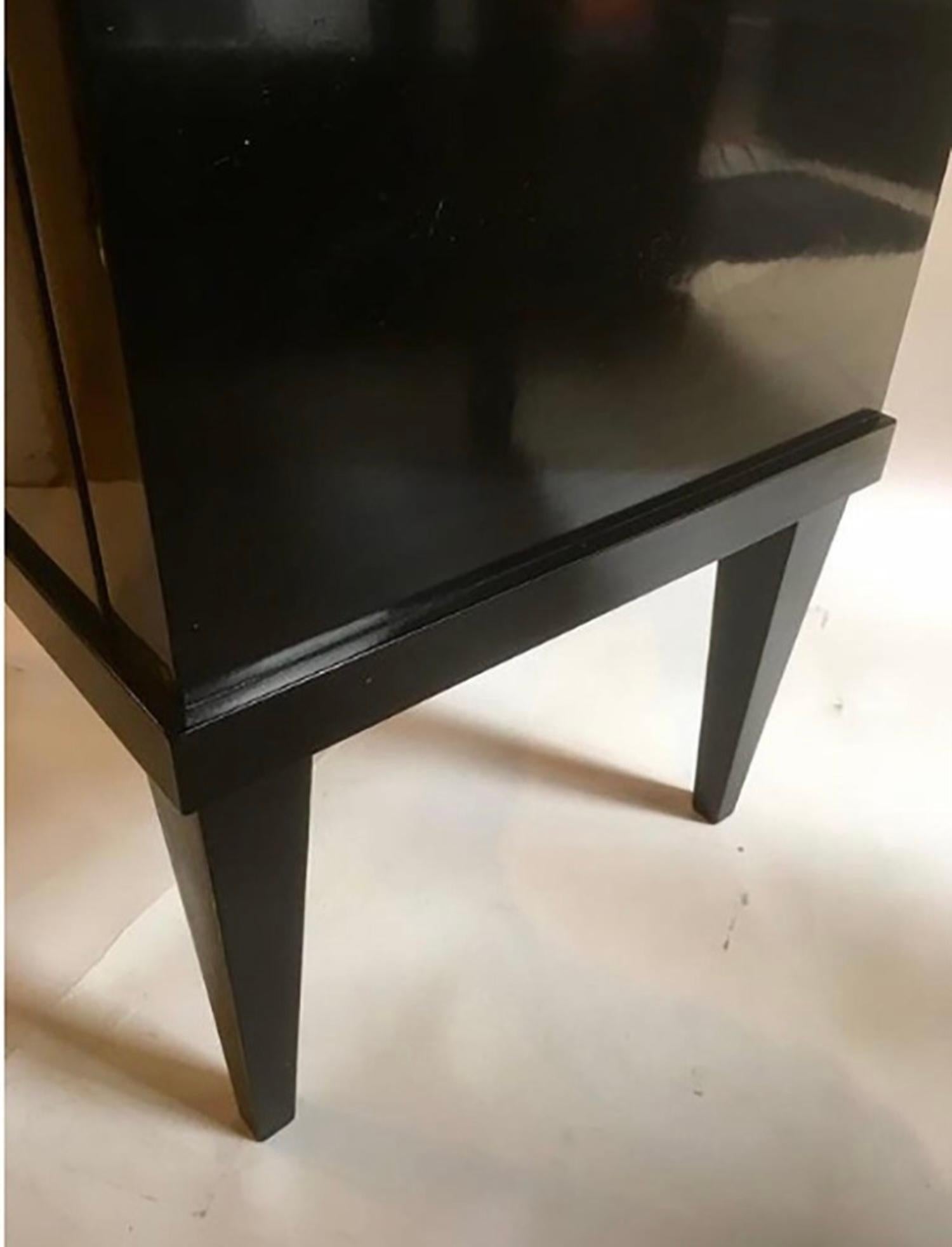 Pair of 21st Small Black Lacquered Commodes or Bedside Tables Biedermeier Style 5