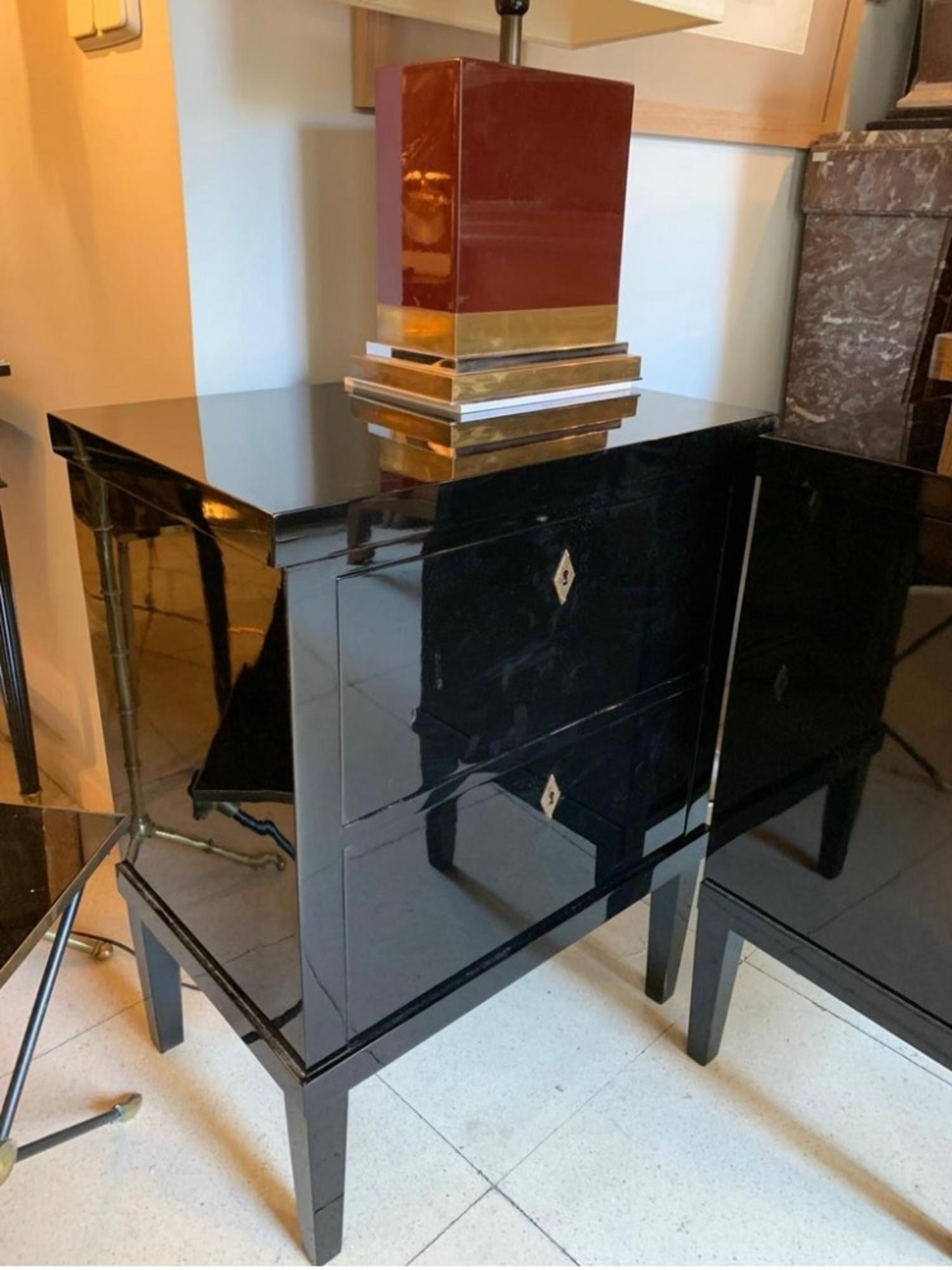 Pair of 21st Small Black Lacquered Commodes or Bedside Tables Biedermeier Style In Good Condition For Sale In Madrid, ES