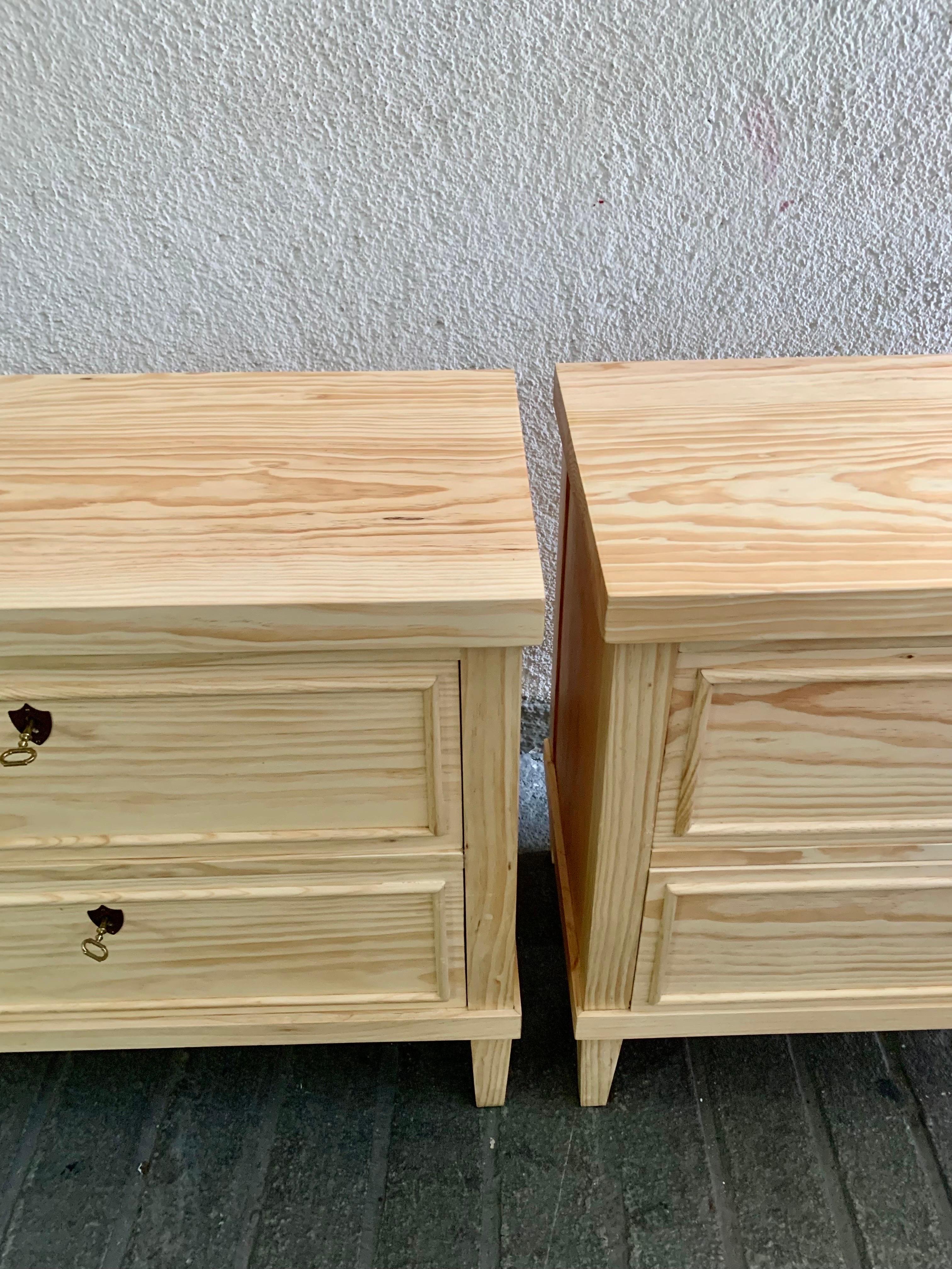 Pair of 21th Century Biedermaier Style Pine Wood Commodes or Night Tables For Sale 4