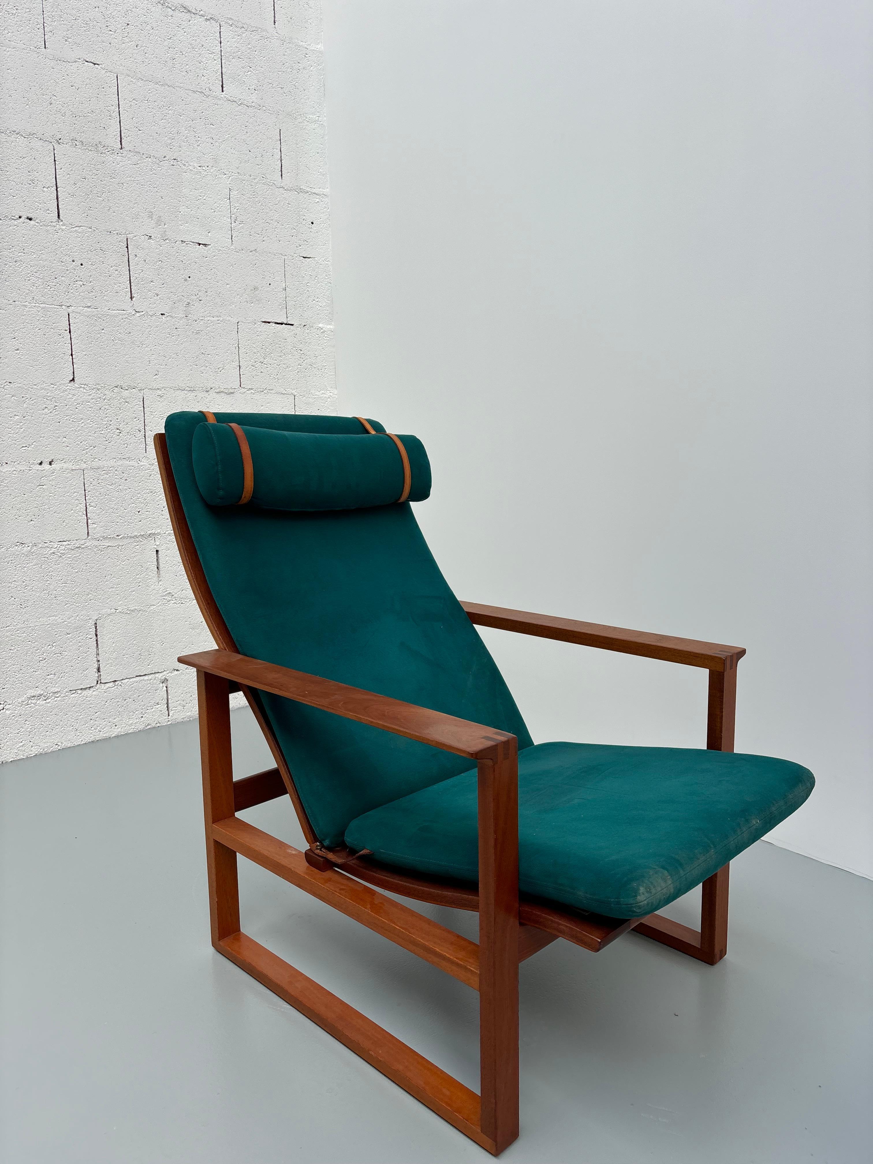 Pair of 2254 armchairs by Børge Mogensen For Sale 12