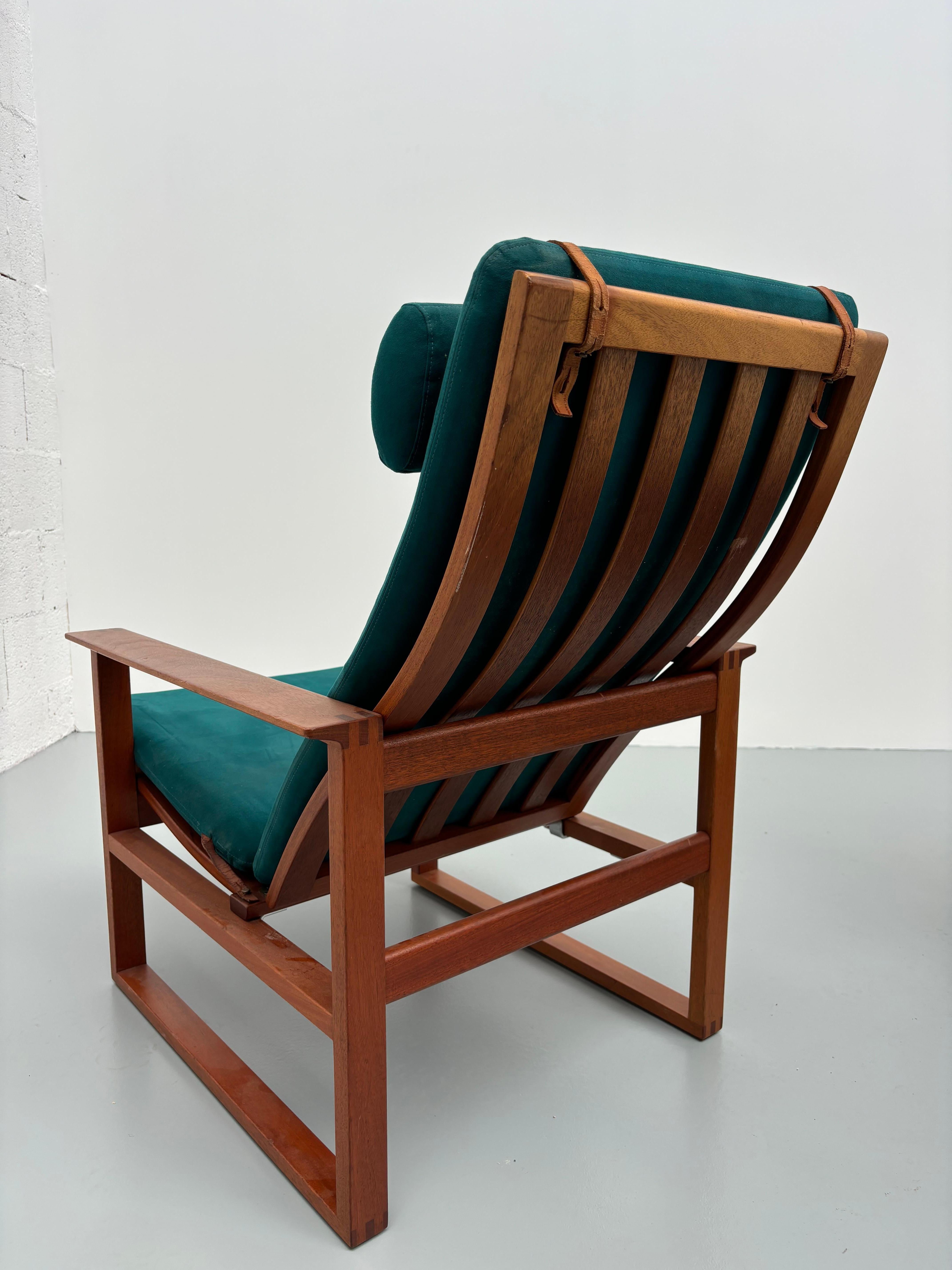 Mid-20th Century Pair of 2254 armchairs by Børge Mogensen For Sale