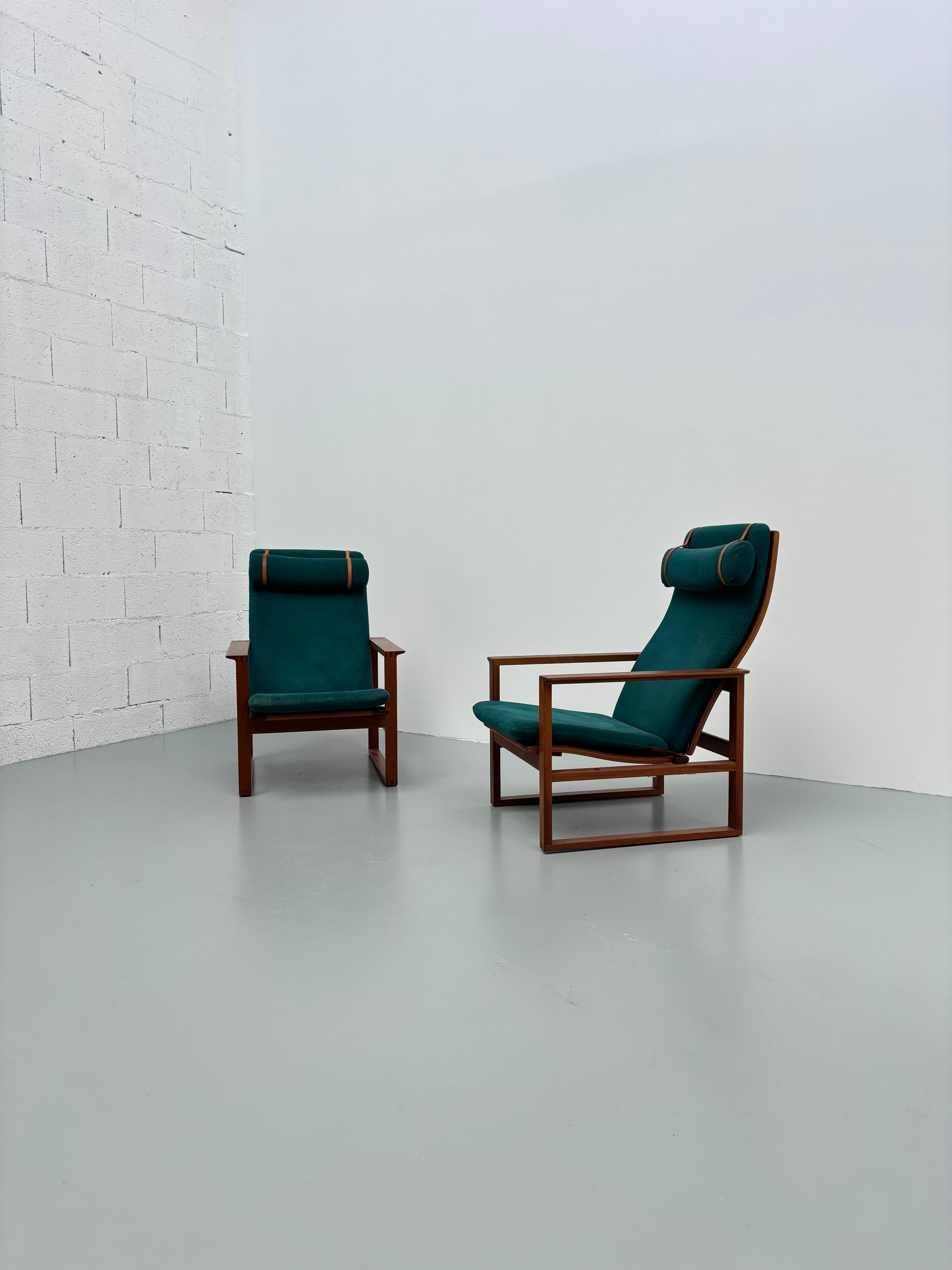 Leather Pair of 2254 armchairs by Børge Mogensen For Sale
