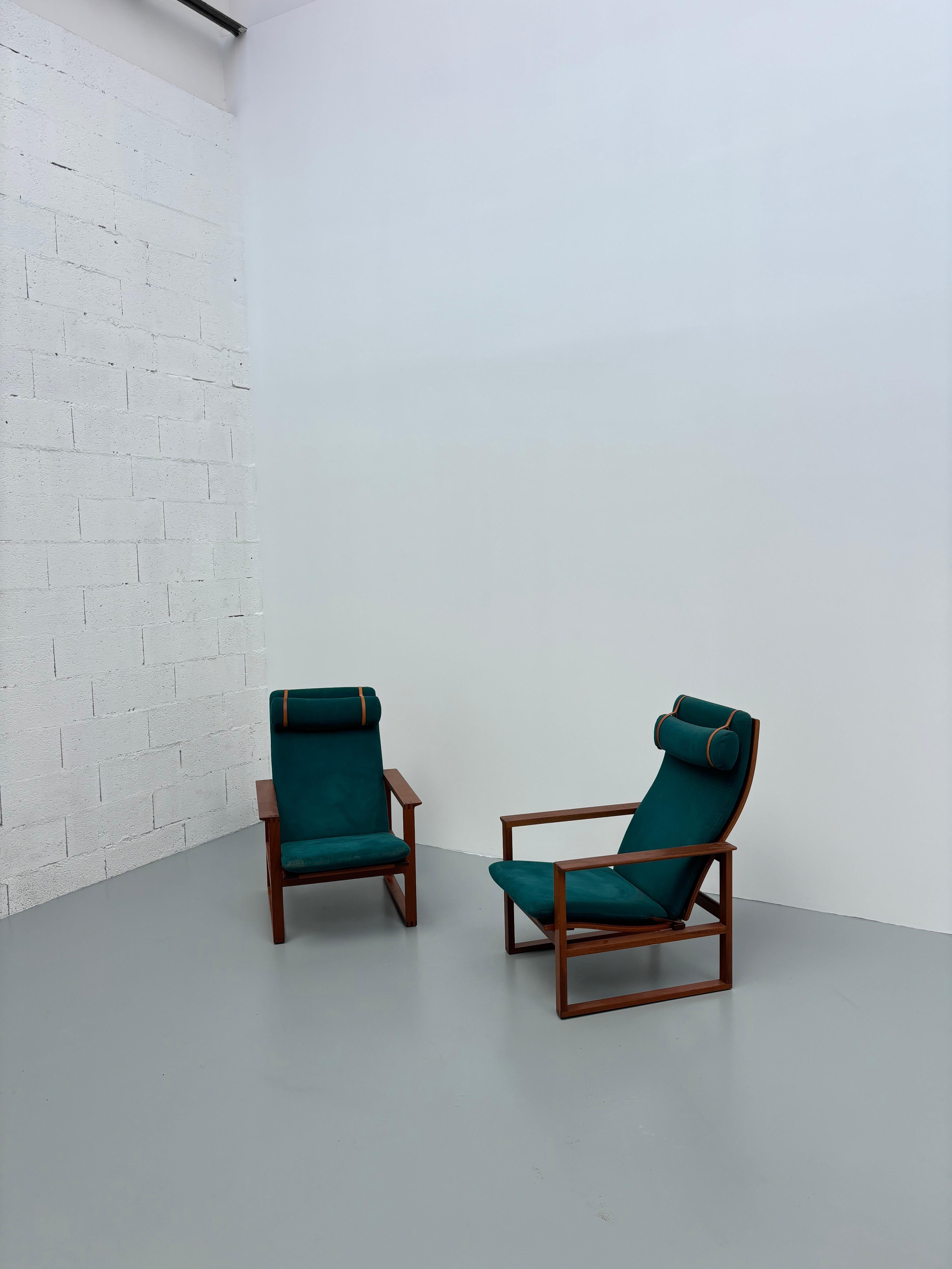 Pair of 2254 armchairs by Børge Mogensen For Sale 1