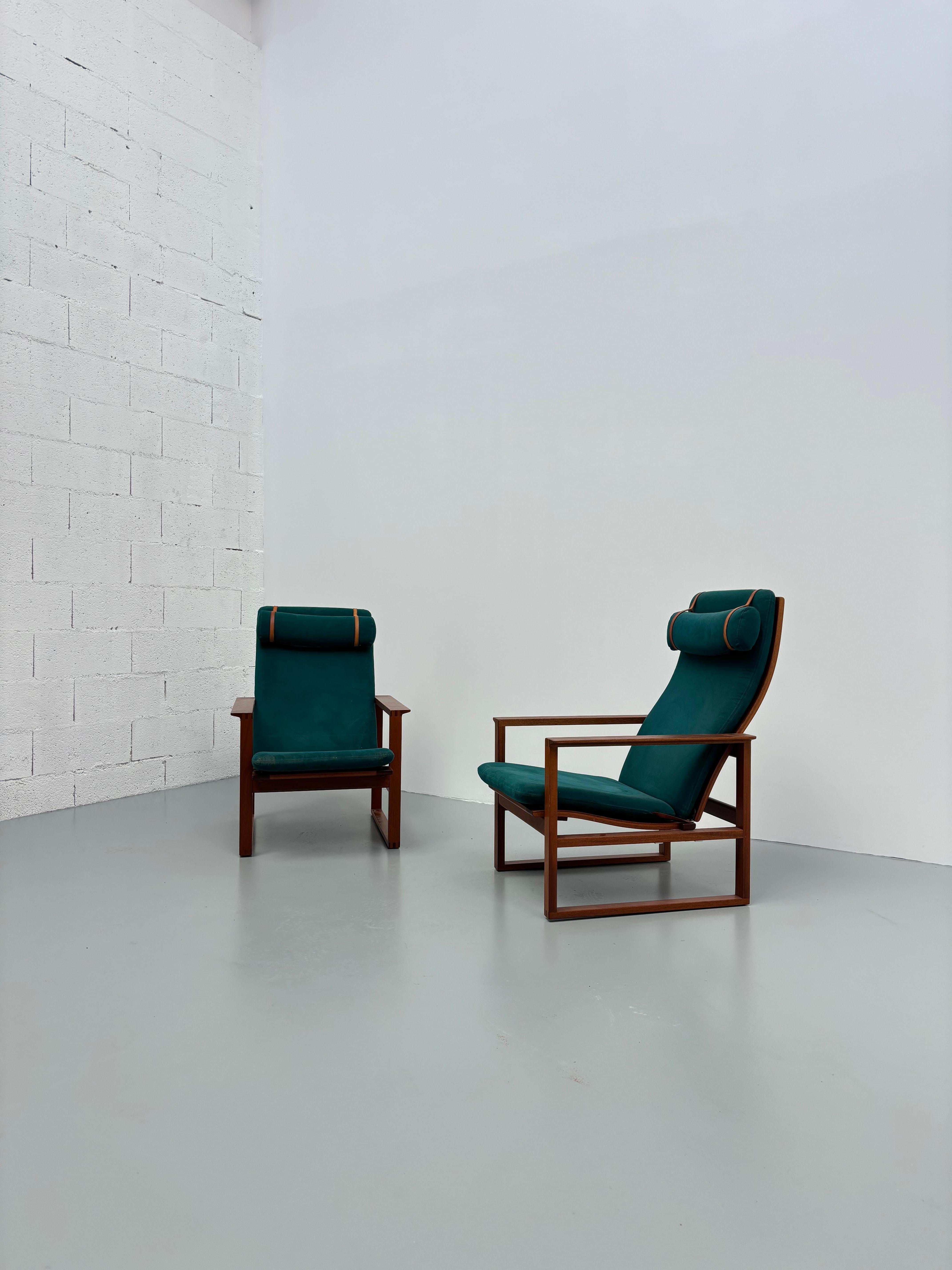 Pair of 2254 armchairs by Børge Mogensen For Sale 2