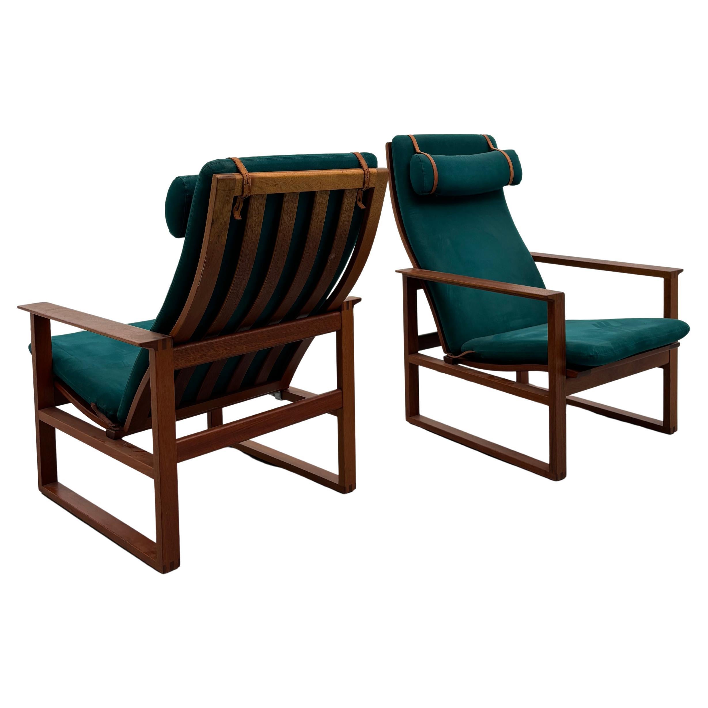 Pair of 2254 armchairs by Børge Mogensen For Sale