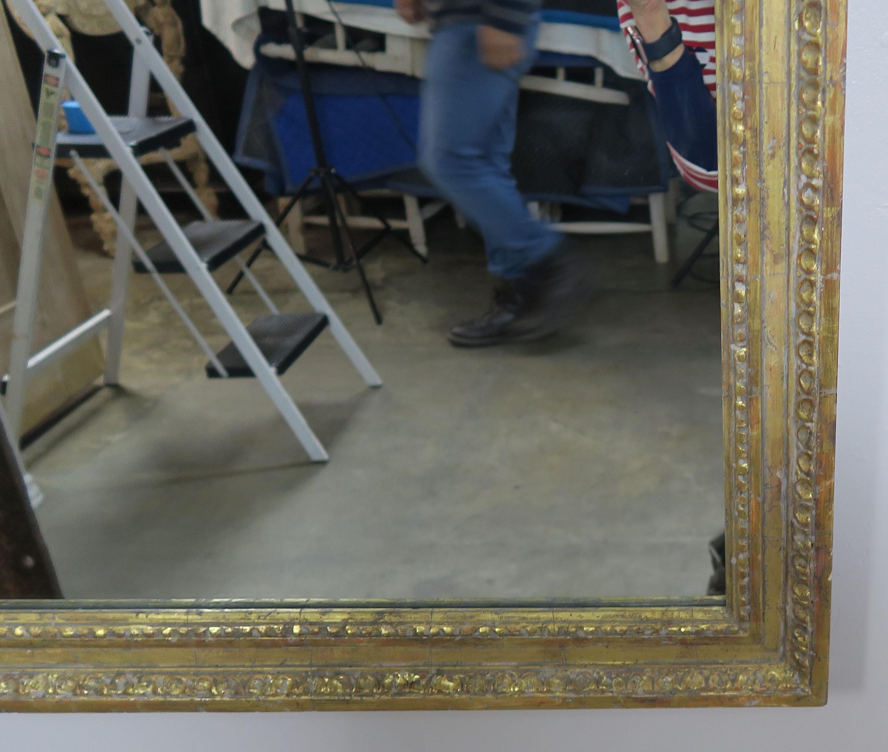 Paar geschnitzte Spiegel aus 22 Karat Blattgold von Melissa Levinson (Vergoldet) im Angebot