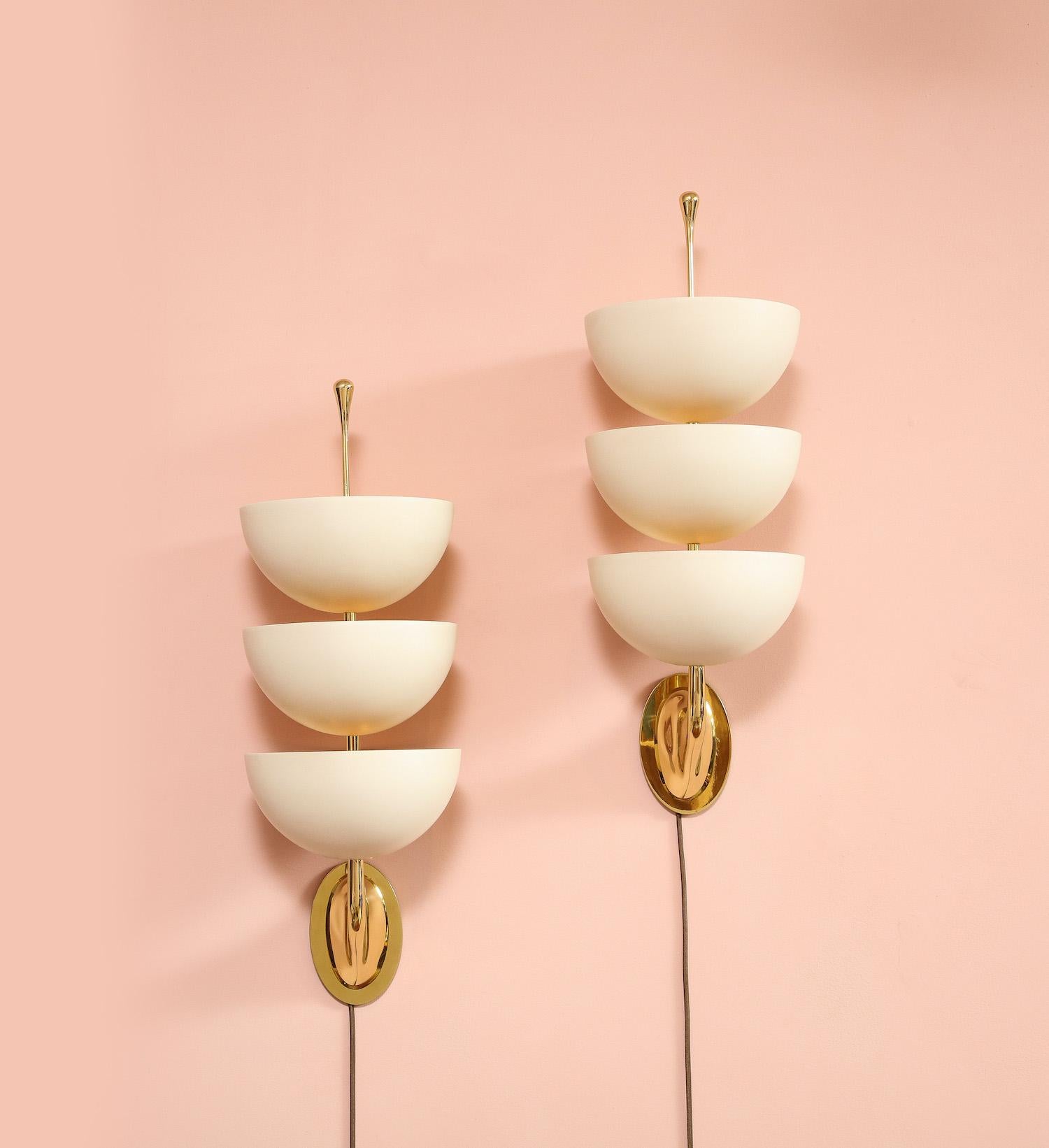 Mid-Century Modern Pair of 3 Cup Wall Lights by Stiilnovo For Sale