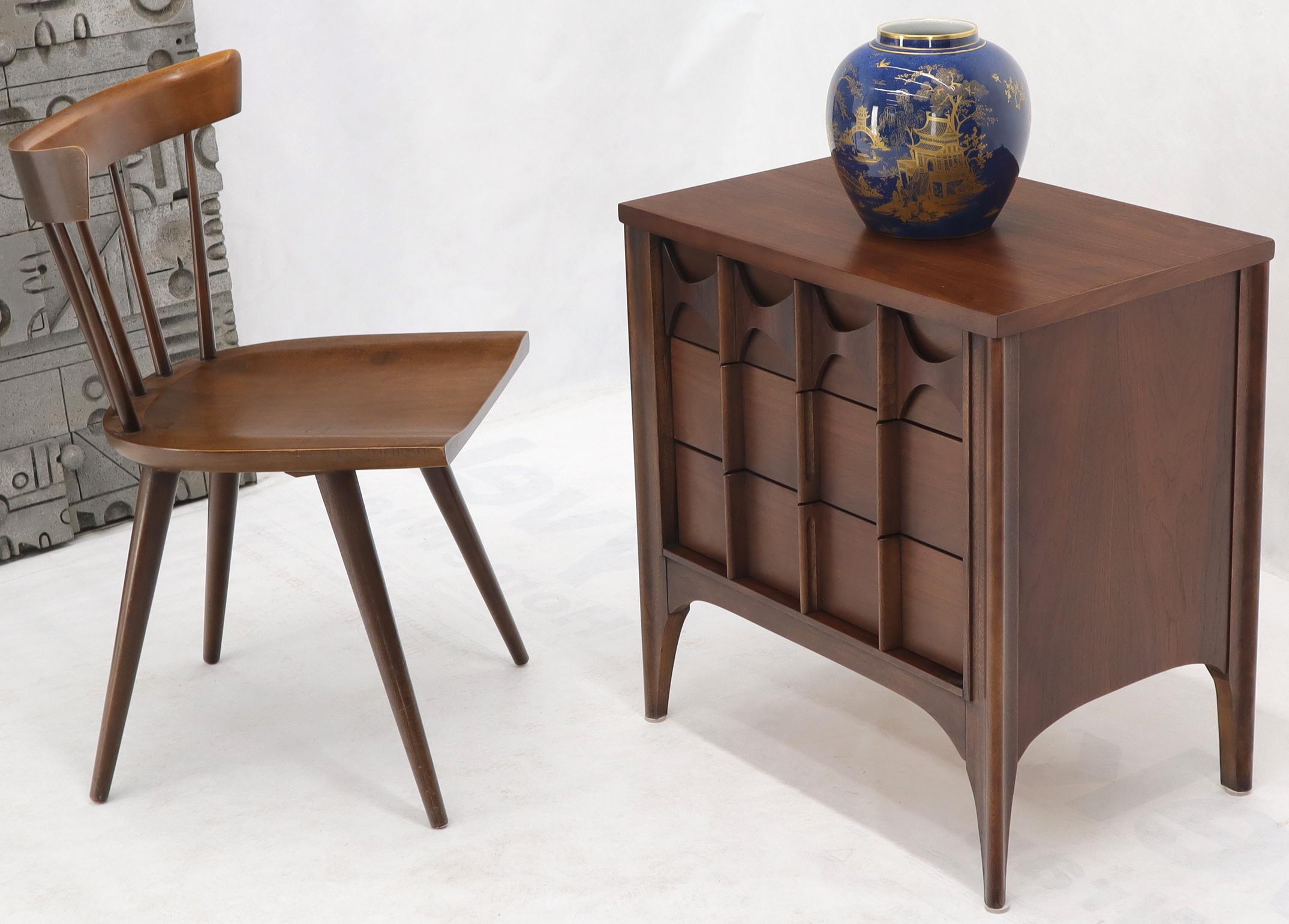 Pair of rosewood and walnut cube shape Mid-Century Modern three drawers side end tables.