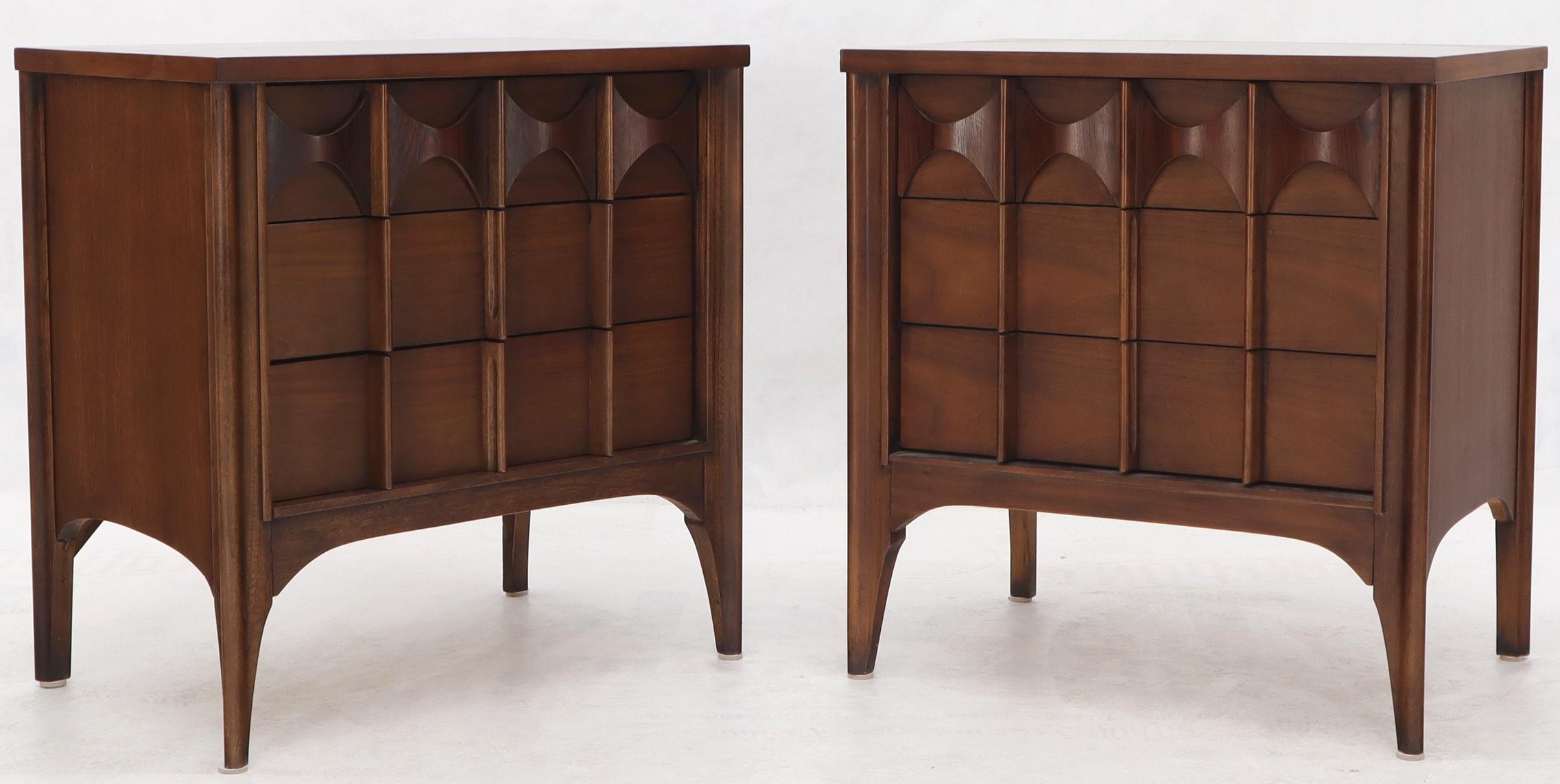 Mid-Century Modern Pair of 3 Drawers Rosewood and Walnut End Side Table For Sale