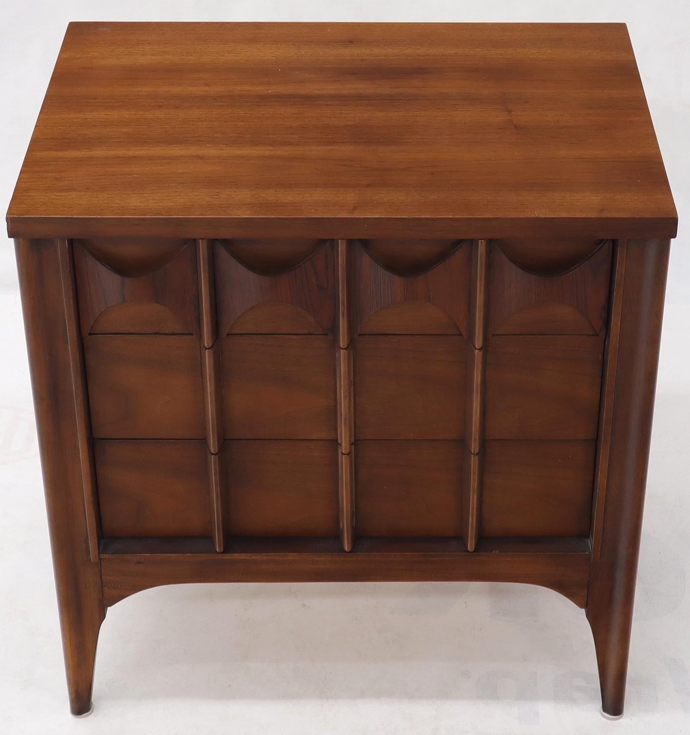 Lacquered Pair of 3 Drawers Rosewood and Walnut End Side Table For Sale