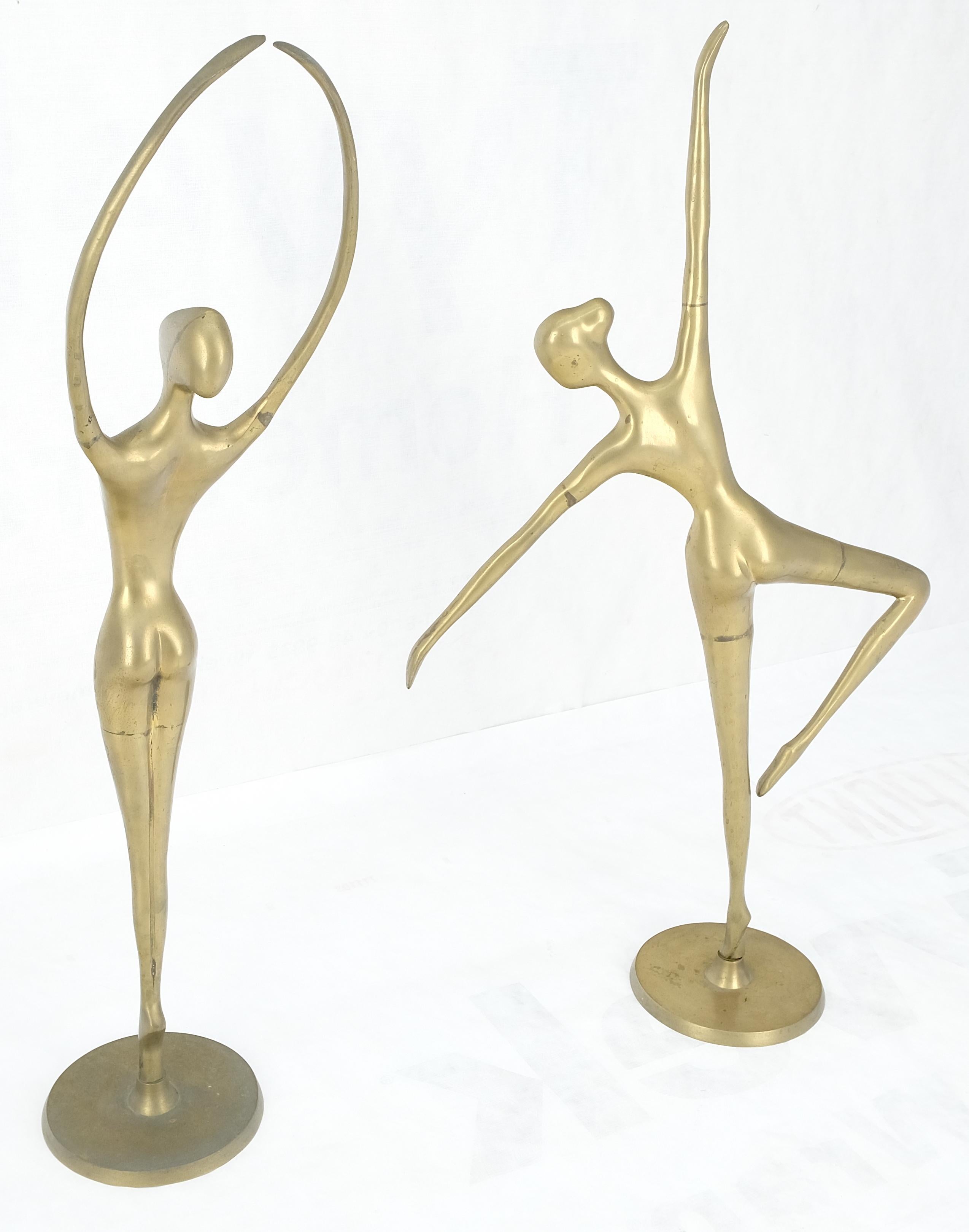 Pair of 3 Foot Tall Solid Brass Ballerina Dancers Sculptures Figurines Statue  For Sale 2
