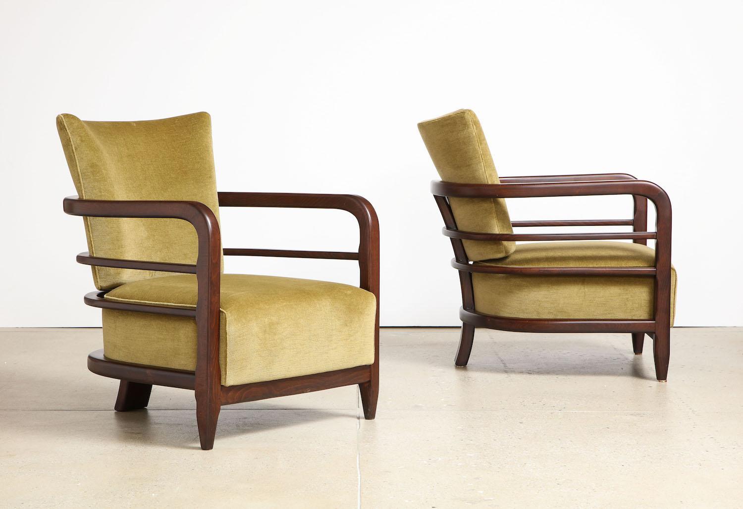 Modern Pair of 3-Leg Lounge Chairs