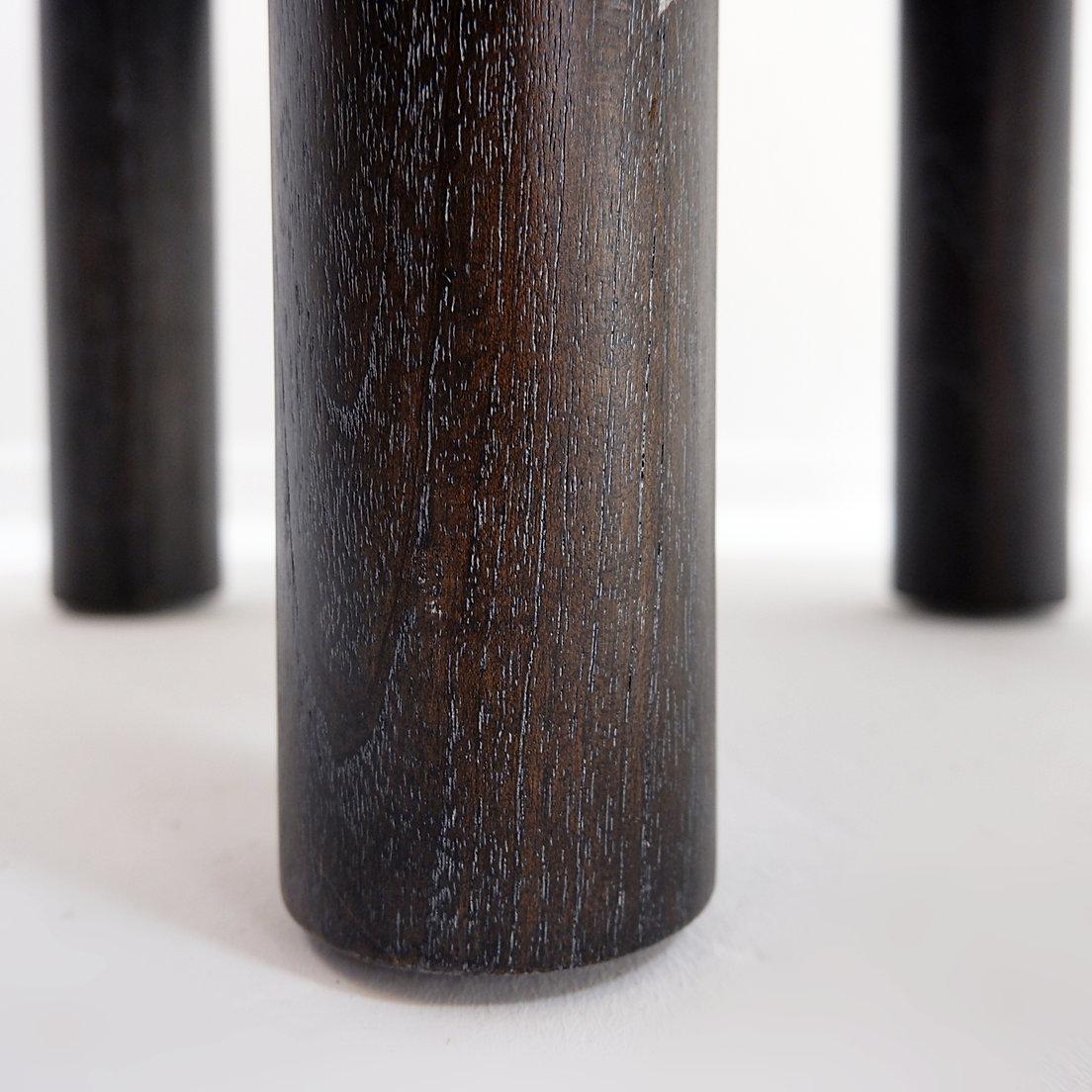 XXI secolo e contemporaneo Pair of 3-legged side tables - in the style of Pierre Chapo in vendita