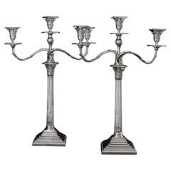Paire de candélabres en argent à 3 lumières de style néoclassique édouardien