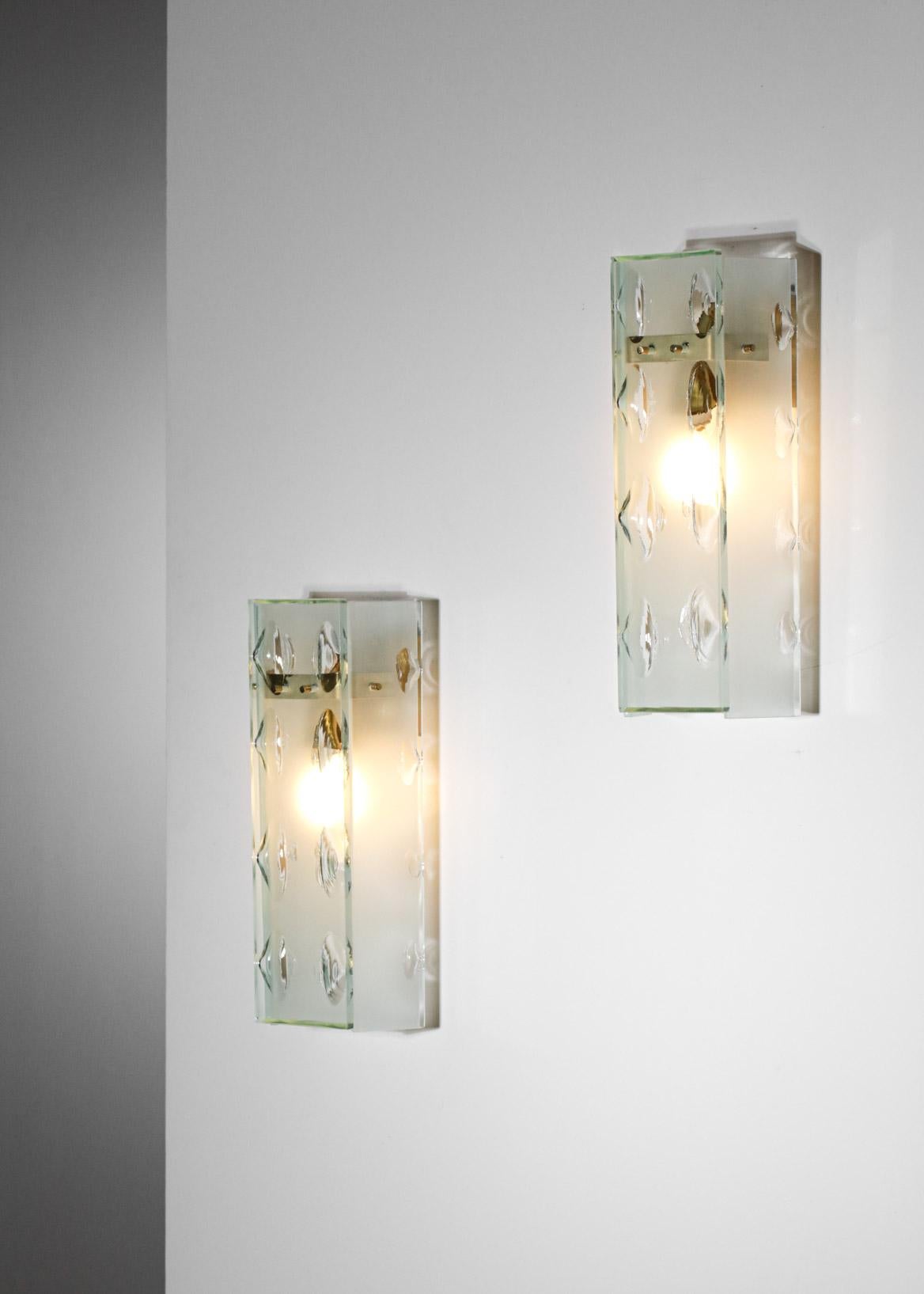 Pair of 3 Pane Frosted Glass Sconces Max Ingrand Style Fontana Arte Attrib- G100 For Sale 11