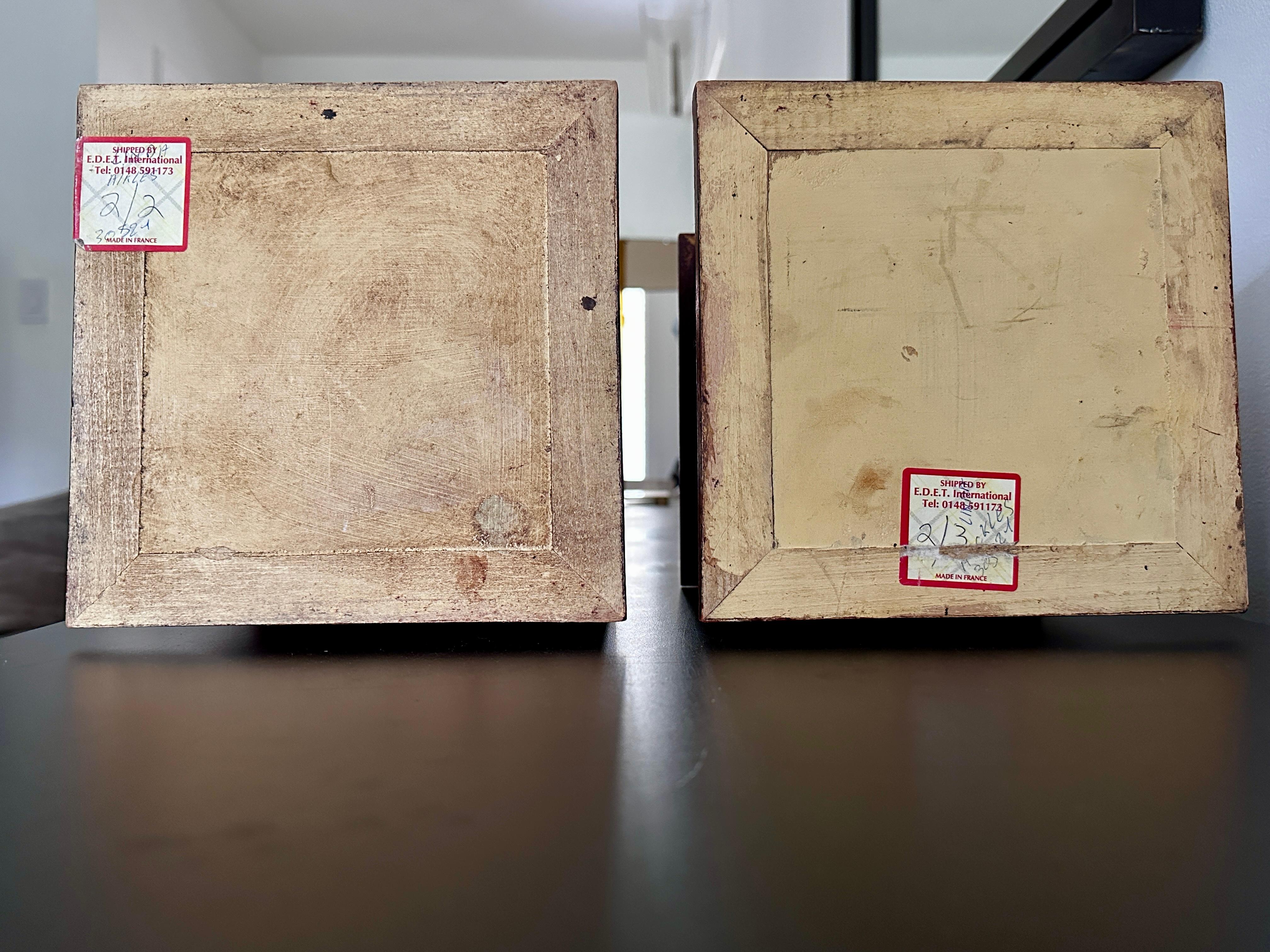 Coppia di obelischi in legno finto Boi e dorato alti 31 pollici, realizzati in Francia in vendita 2