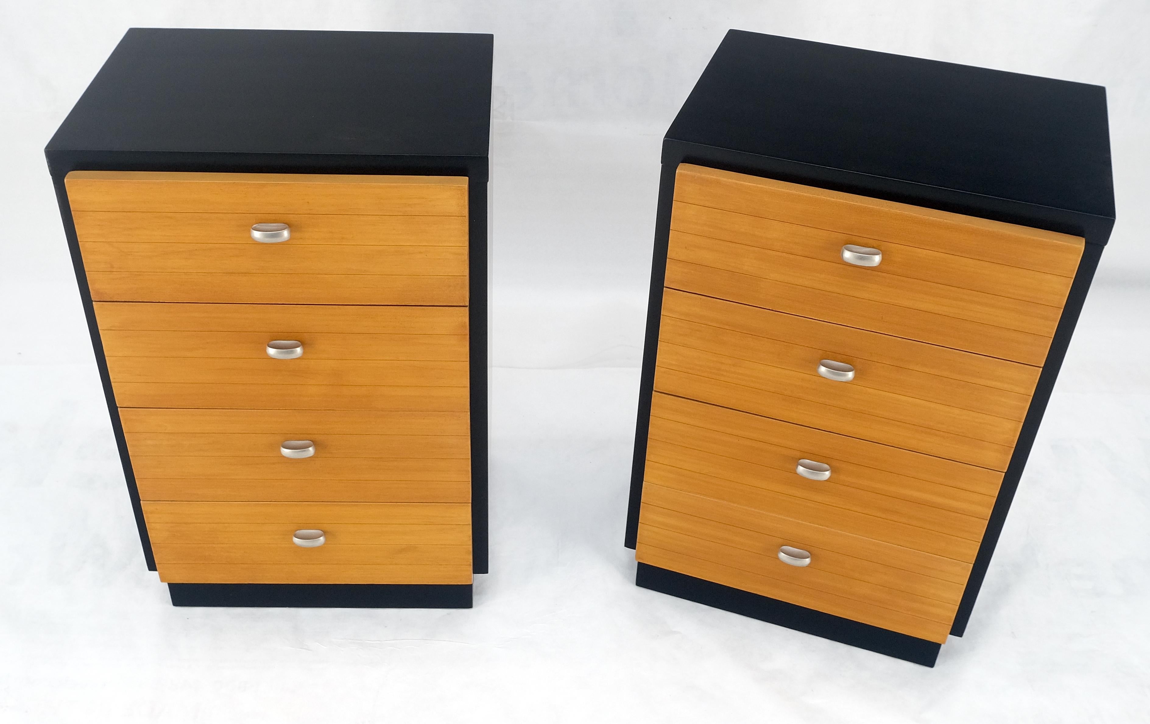 Mid-Century Modern Pair of 4 Drawers Blond Birch Drawers Black Lacquer Night Stands End Side Tables For Sale