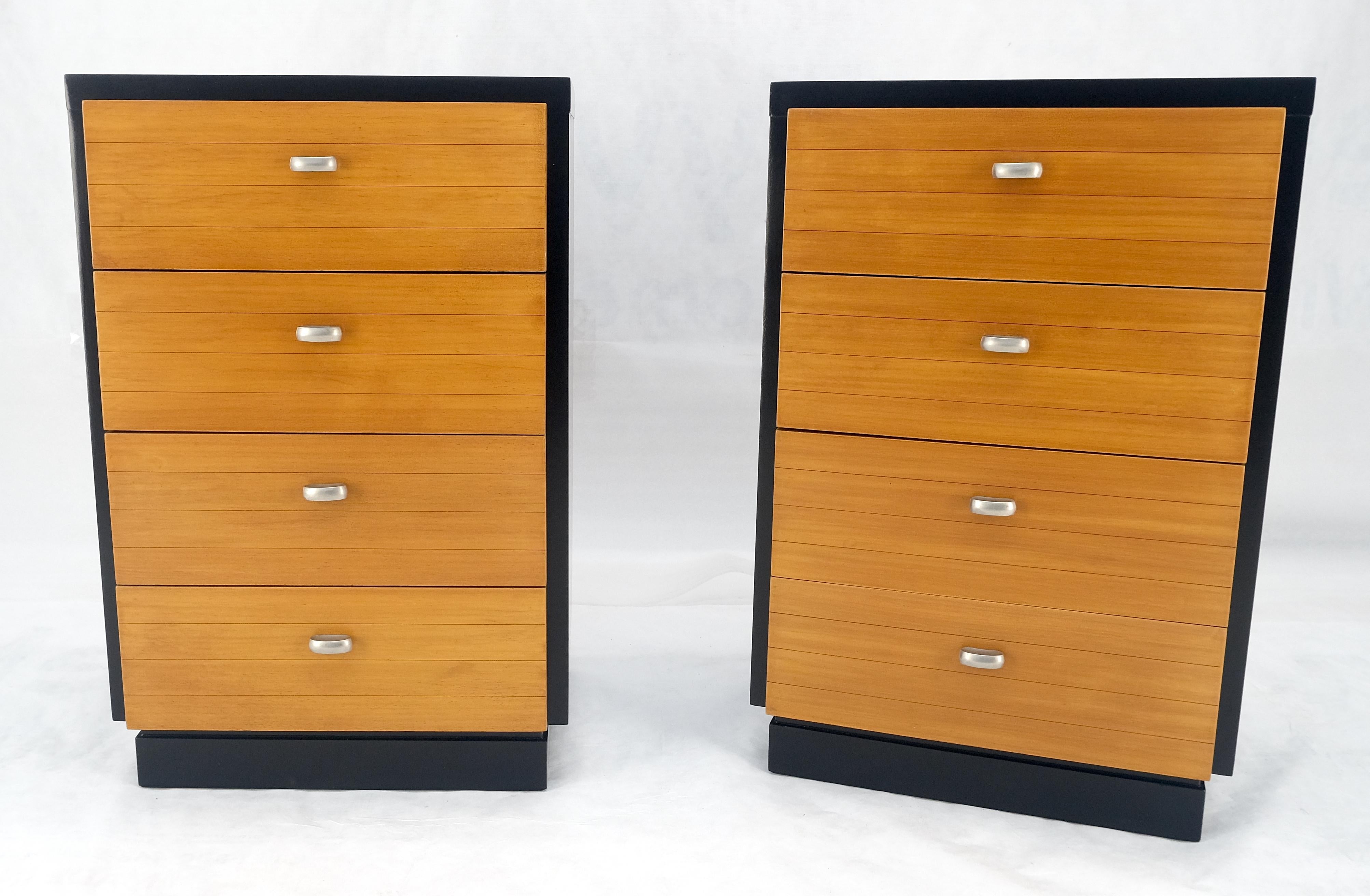 American Pair of 4 Drawers Blond Birch Drawers Black Lacquer Night Stands End Side Tables For Sale