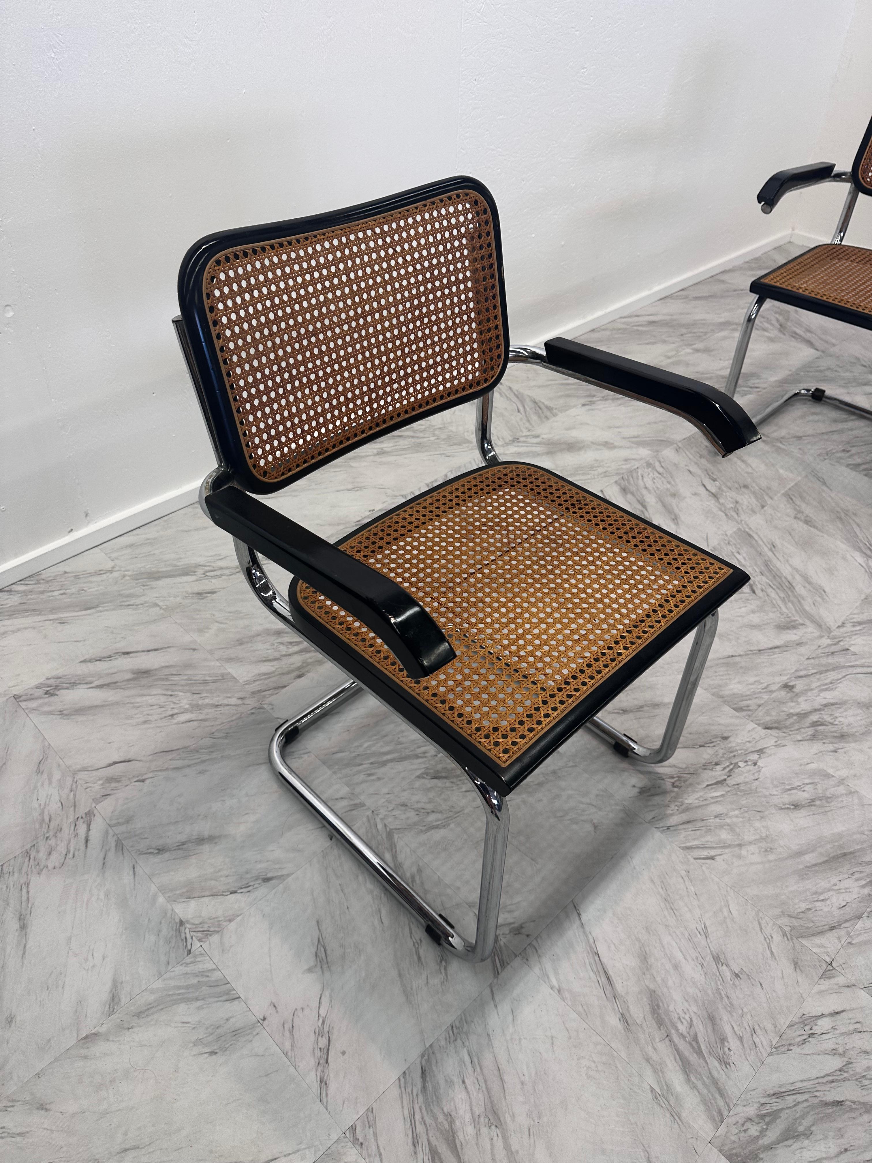 italien Paire de 4 chaises Marcel Breuer Design B64 Cesca par Gavina, vers 1960 en vente